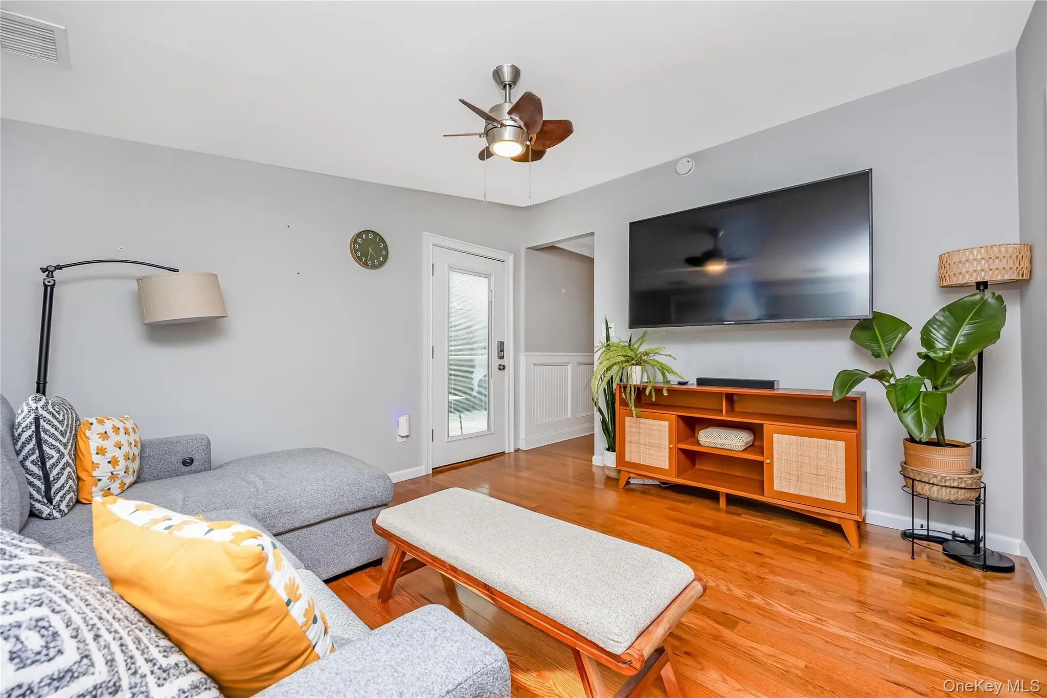 28 Academy Lane, Islip, NY, 2 Bedrooms Bedrooms, 5 Rooms Rooms,2 BathroomsBathrooms,Residential,For Rent,Academy,0,1047899 28 Academy Lane, Islip, NY, 2 Bedrooms Bedrooms, 5 Rooms Rooms,2 BathroomsBathrooms,Residential,For Rent,Academy,0,1047899
