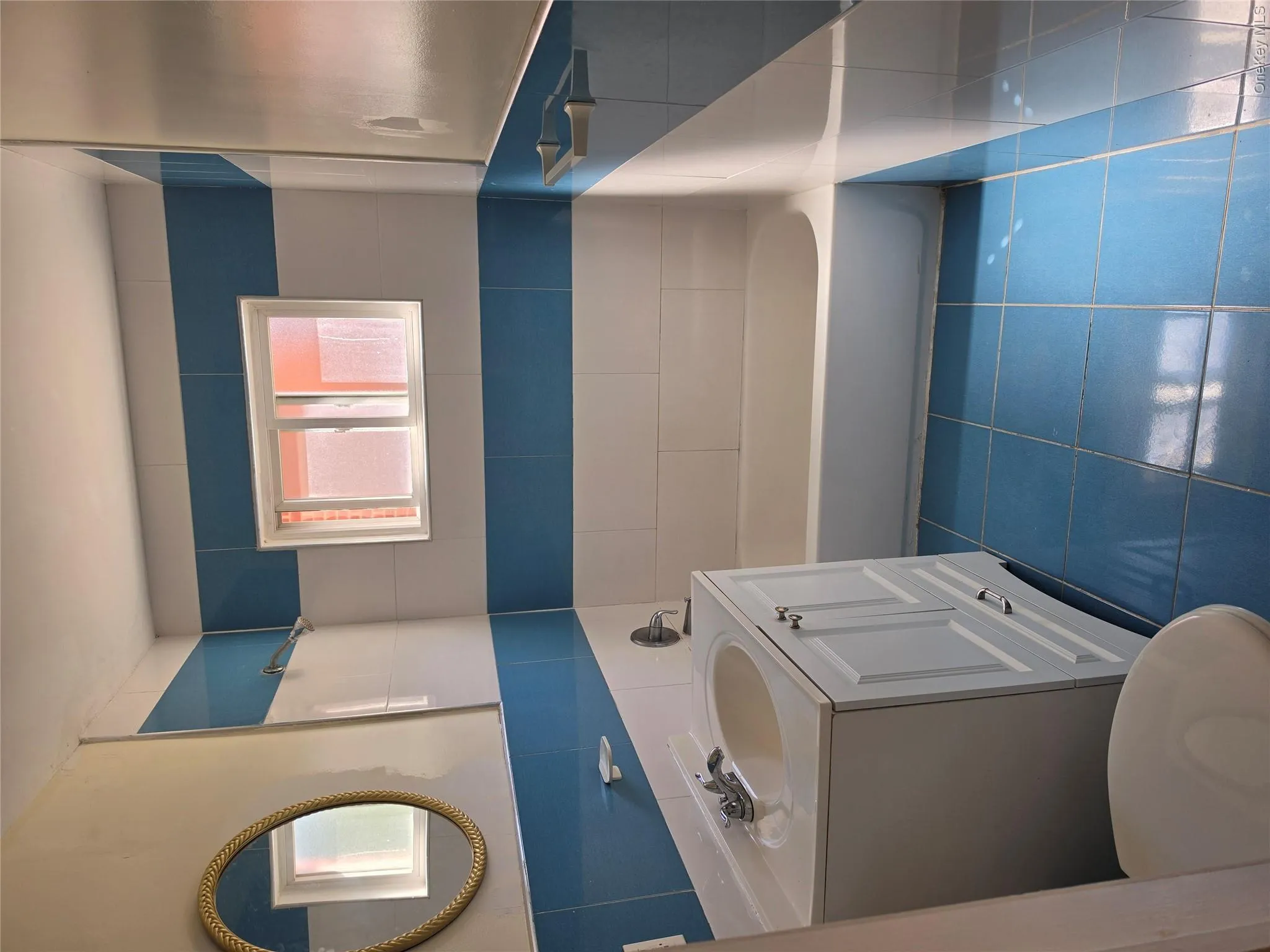 195-25 Woodhull Avenue, New York, NY, 3 Bedrooms Bedrooms, 5 Rooms Rooms,1 BathroomBathrooms,Residential Lease,For Rent,Woodhull,0,1047900 195-25 Woodhull Avenue, New York, NY, 3 Bedrooms Bedrooms, 5 Rooms Rooms,1 BathroomBathrooms,Residential Lease,For Rent,Woodhull,0,1047900
