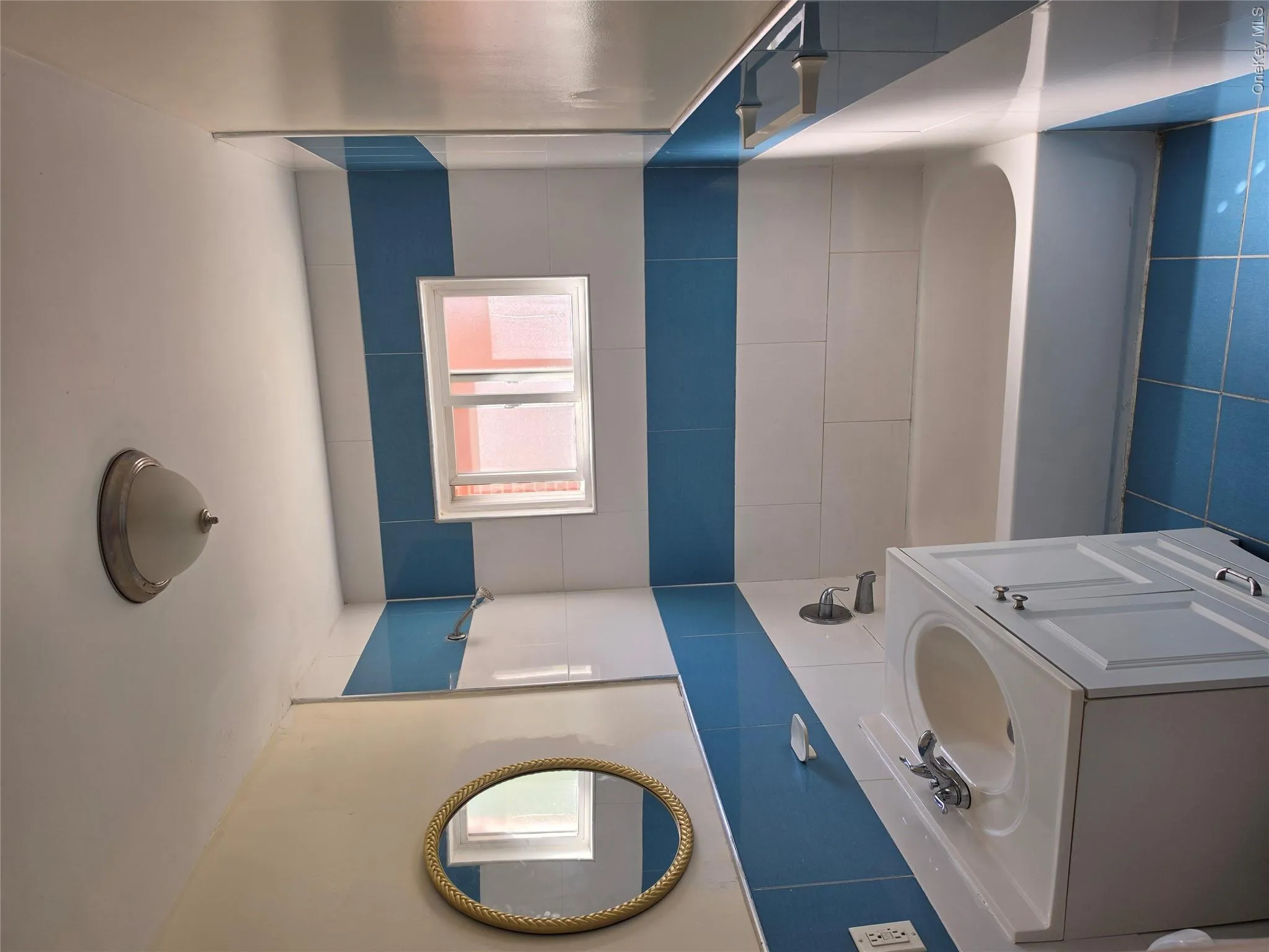 195-25 Woodhull Avenue, New York, NY, 3 Bedrooms Bedrooms, 5 Rooms Rooms,1 BathroomBathrooms,Residential Lease,For Rent,Woodhull,0,1047900 195-25 Woodhull Avenue, New York, NY, 3 Bedrooms Bedrooms, 5 Rooms Rooms,1 BathroomBathrooms,Residential Lease,For Rent,Woodhull,0,1047900
