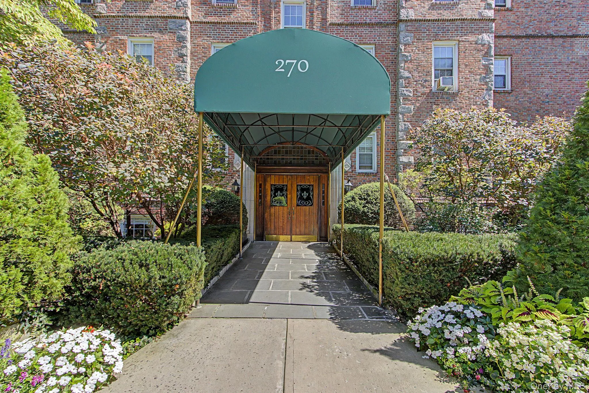 270 Bronxville Road, Yonkers, NY, 2 Rooms Rooms,1 BathroomBathrooms,Residential,For Rent,Bronxville,0,1047905 270 Bronxville Road, Yonkers, NY, 2 Rooms Rooms,1 BathroomBathrooms,Residential,For Rent,Bronxville,0,1047905