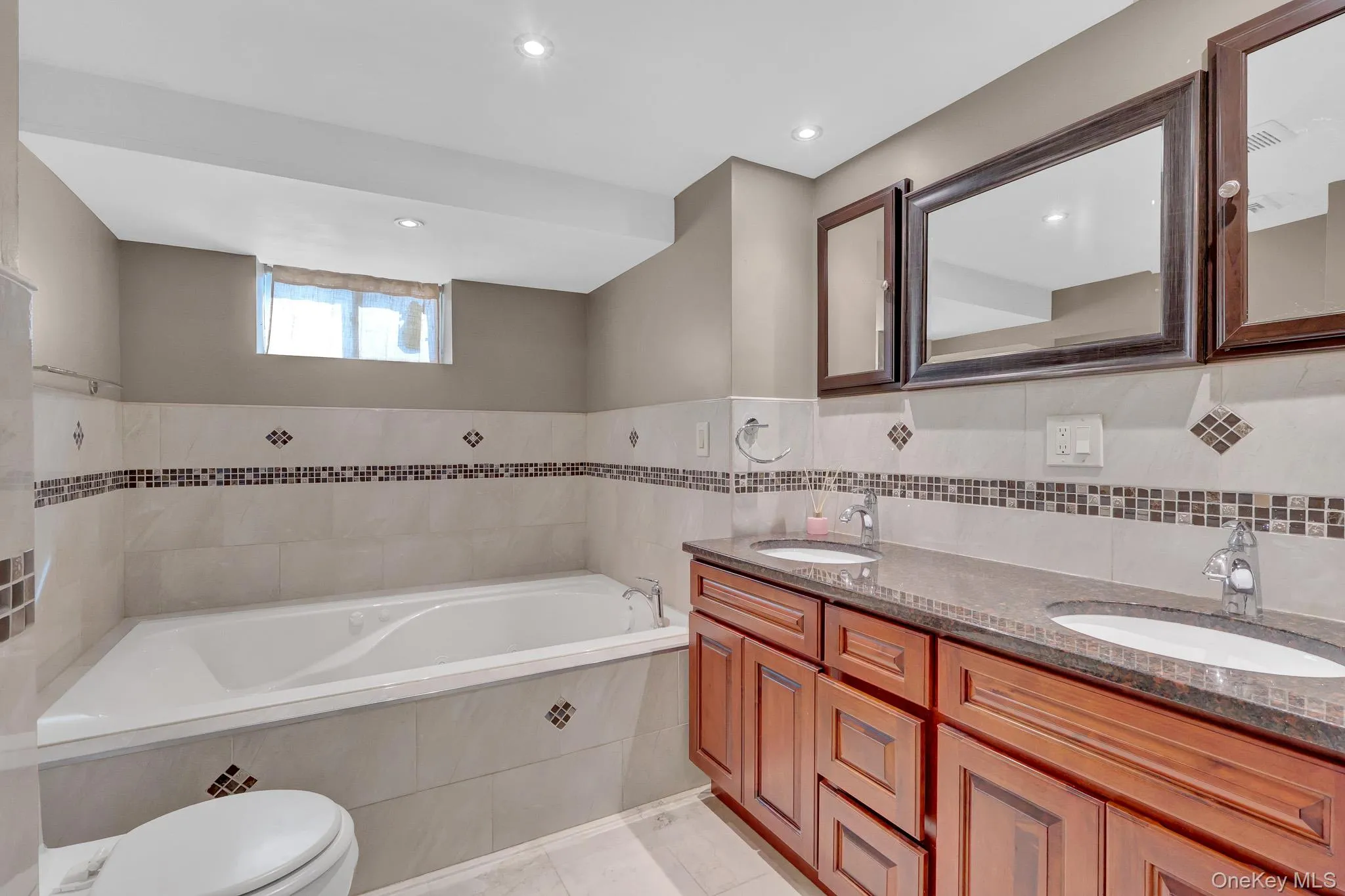 3 Daniel Drive, Oyster Bay, NY, 3 Bedrooms Bedrooms, 7 Rooms Rooms,2 BathroomsBathrooms,Residential,For Rent,Daniel,0,1047910 3 Daniel Drive, Oyster Bay, NY, 3 Bedrooms Bedrooms, 7 Rooms Rooms,2 BathroomsBathrooms,Residential,For Rent,Daniel,0,1047910
