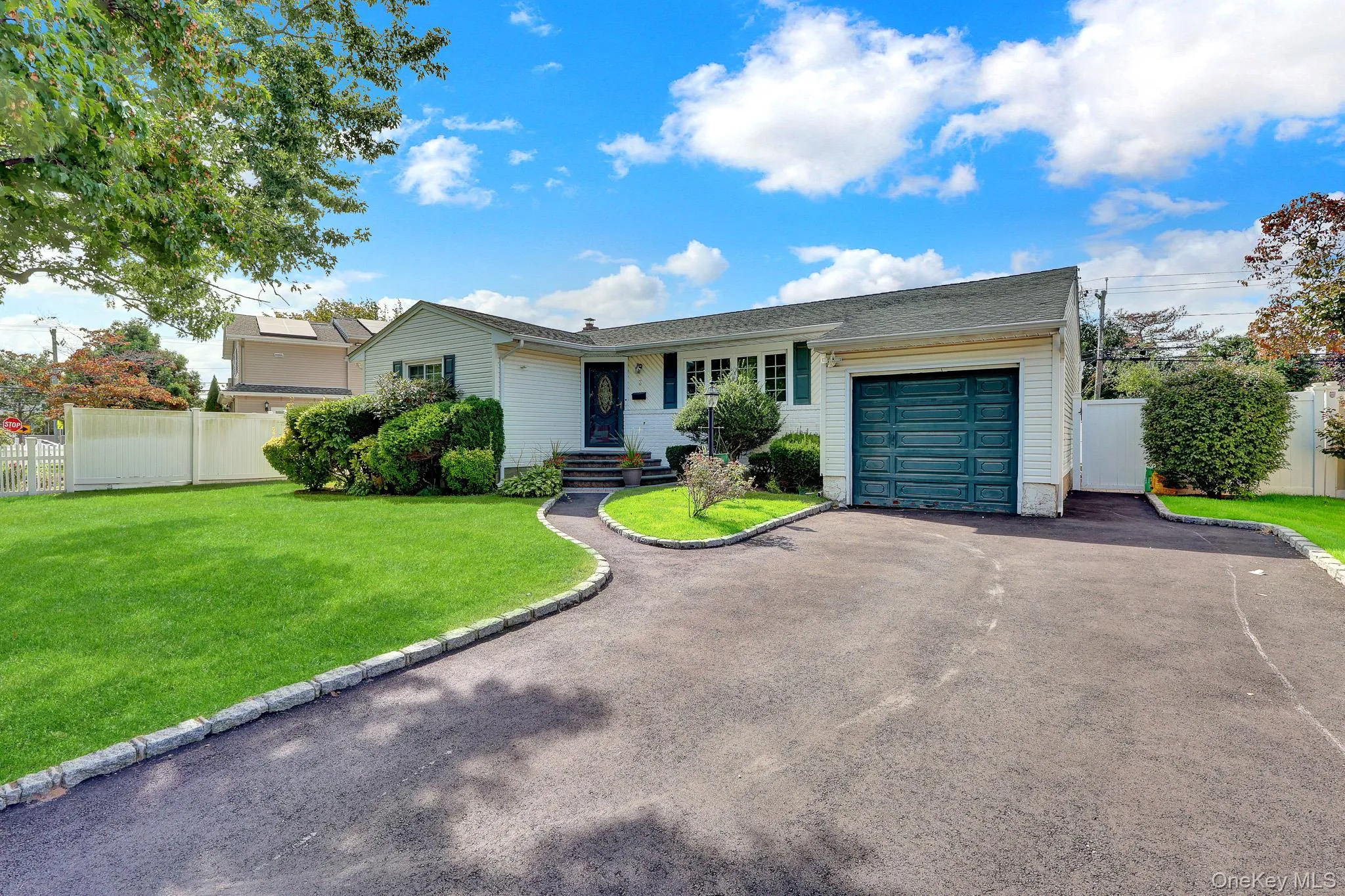 3 Daniel Drive, Oyster Bay, NY, 3 Bedrooms Bedrooms, 7 Rooms Rooms,2 BathroomsBathrooms,Residential,For Rent,Daniel,0,1047910 3 Daniel Drive, Oyster Bay, NY, 3 Bedrooms Bedrooms, 7 Rooms Rooms,2 BathroomsBathrooms,Residential,For Rent,Daniel,0,1047910