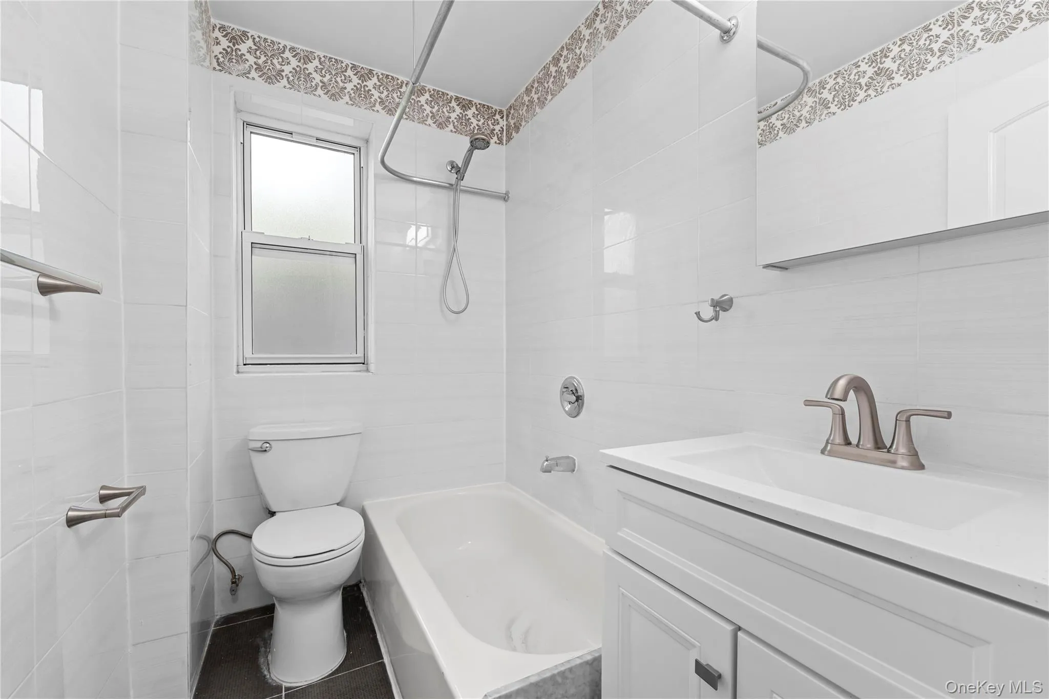 141-39 78th Road, New York, NY, 1 Bedroom Bedrooms, 4 Rooms Rooms,1 BathroomBathrooms,Residential,For Rent,78th,0,1047913 141-39 78th Road, New York, NY, 1 Bedroom Bedrooms, 4 Rooms Rooms,1 BathroomBathrooms,Residential,For Rent,78th,0,1047913
