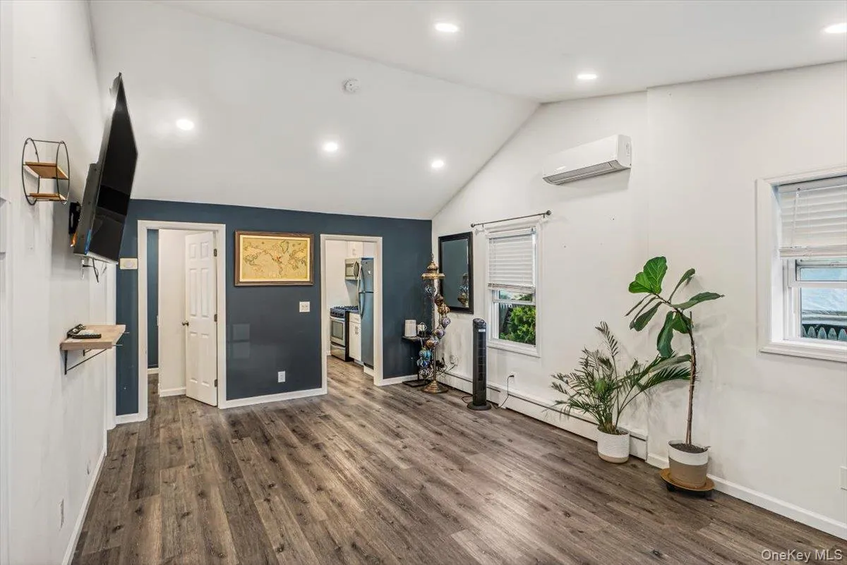 145 Carroll Avenue, Brookhaven, NY, 2 Bedrooms Bedrooms, 5 Rooms Rooms,1 BathroomBathrooms,Residential,For Rent,Carroll,0,1047914 145 Carroll Avenue, Brookhaven, NY, 2 Bedrooms Bedrooms, 5 Rooms Rooms,1 BathroomBathrooms,Residential,For Rent,Carroll,0,1047914