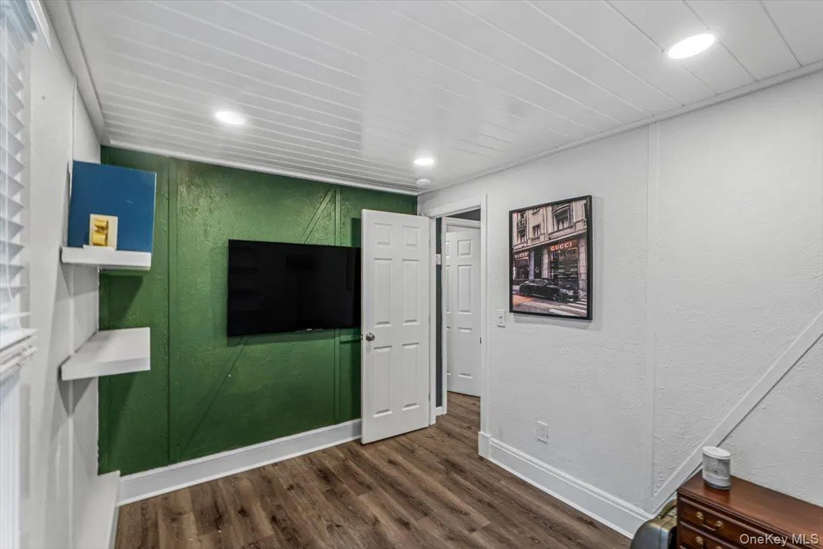 145 Carroll Avenue, Brookhaven, NY, 2 Bedrooms Bedrooms, 5 Rooms Rooms,1 BathroomBathrooms,Residential,For Rent,Carroll,0,1047914 145 Carroll Avenue, Brookhaven, NY, 2 Bedrooms Bedrooms, 5 Rooms Rooms,1 BathroomBathrooms,Residential,For Rent,Carroll,0,1047914