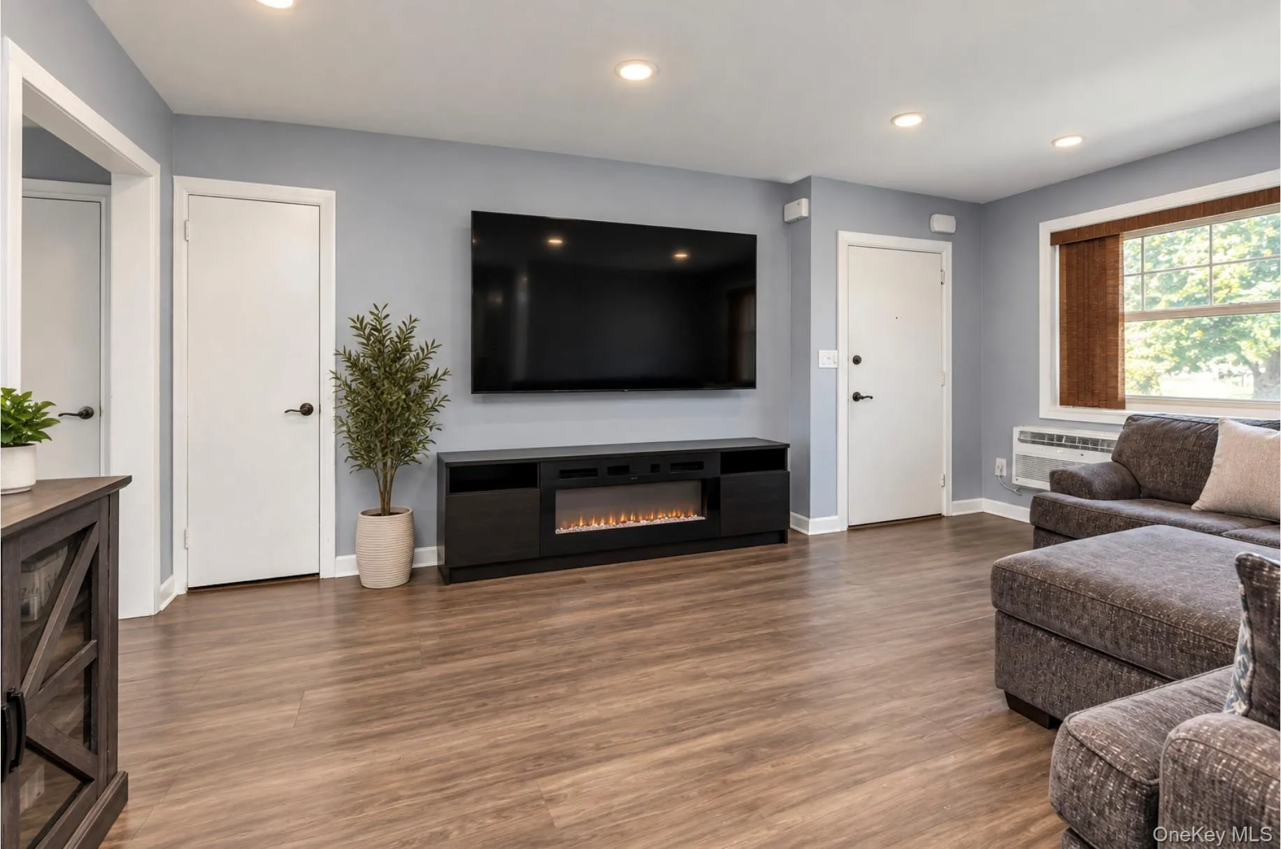 60-47 251st Street, New York, NY, 1 Bedroom Bedrooms, 4 Rooms Rooms,1 BathroomBathrooms,Residential,For Rent,251st,0,1047916 60-47 251st Street, New York, NY, 1 Bedroom Bedrooms, 4 Rooms Rooms,1 BathroomBathrooms,Residential,For Rent,251st,0,1047916