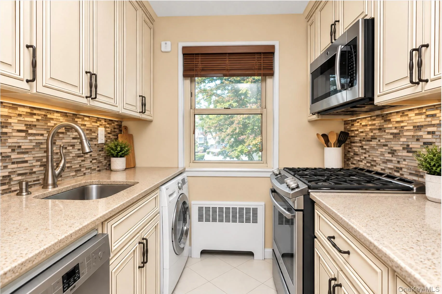 60-47 251st Street, New York, NY, 1 Bedroom Bedrooms, 4 Rooms Rooms,1 BathroomBathrooms,Residential,For Rent,251st,0,1047916 60-47 251st Street, New York, NY, 1 Bedroom Bedrooms, 4 Rooms Rooms,1 BathroomBathrooms,Residential,For Rent,251st,0,1047916