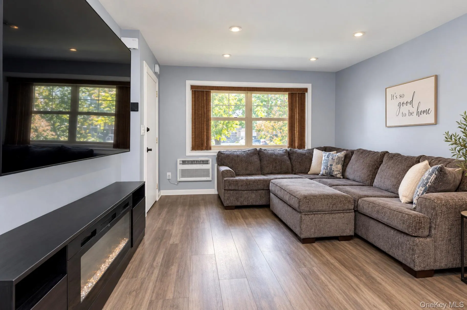 60-47 251st Street, New York, NY, 1 Bedroom Bedrooms, 4 Rooms Rooms,1 BathroomBathrooms,Residential,For Rent,251st,0,1047916 60-47 251st Street, New York, NY, 1 Bedroom Bedrooms, 4 Rooms Rooms,1 BathroomBathrooms,Residential,For Rent,251st,0,1047916