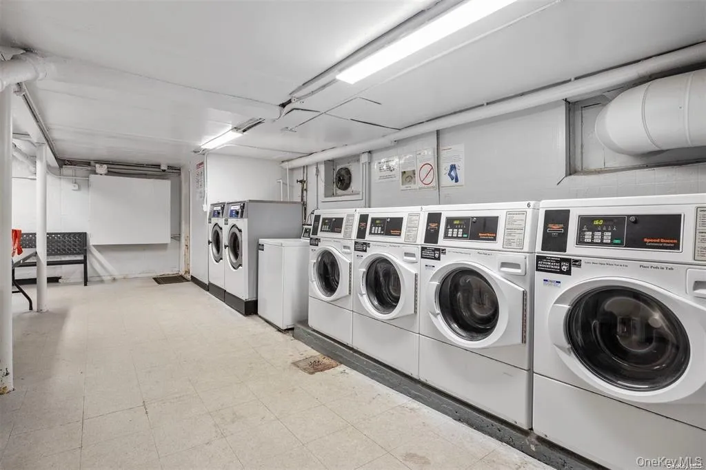 60-47 251st Street, New York, NY, 1 Bedroom Bedrooms, 4 Rooms Rooms,1 BathroomBathrooms,Residential,For Rent,251st,0,1047916 60-47 251st Street, New York, NY, 1 Bedroom Bedrooms, 4 Rooms Rooms,1 BathroomBathrooms,Residential,For Rent,251st,0,1047916