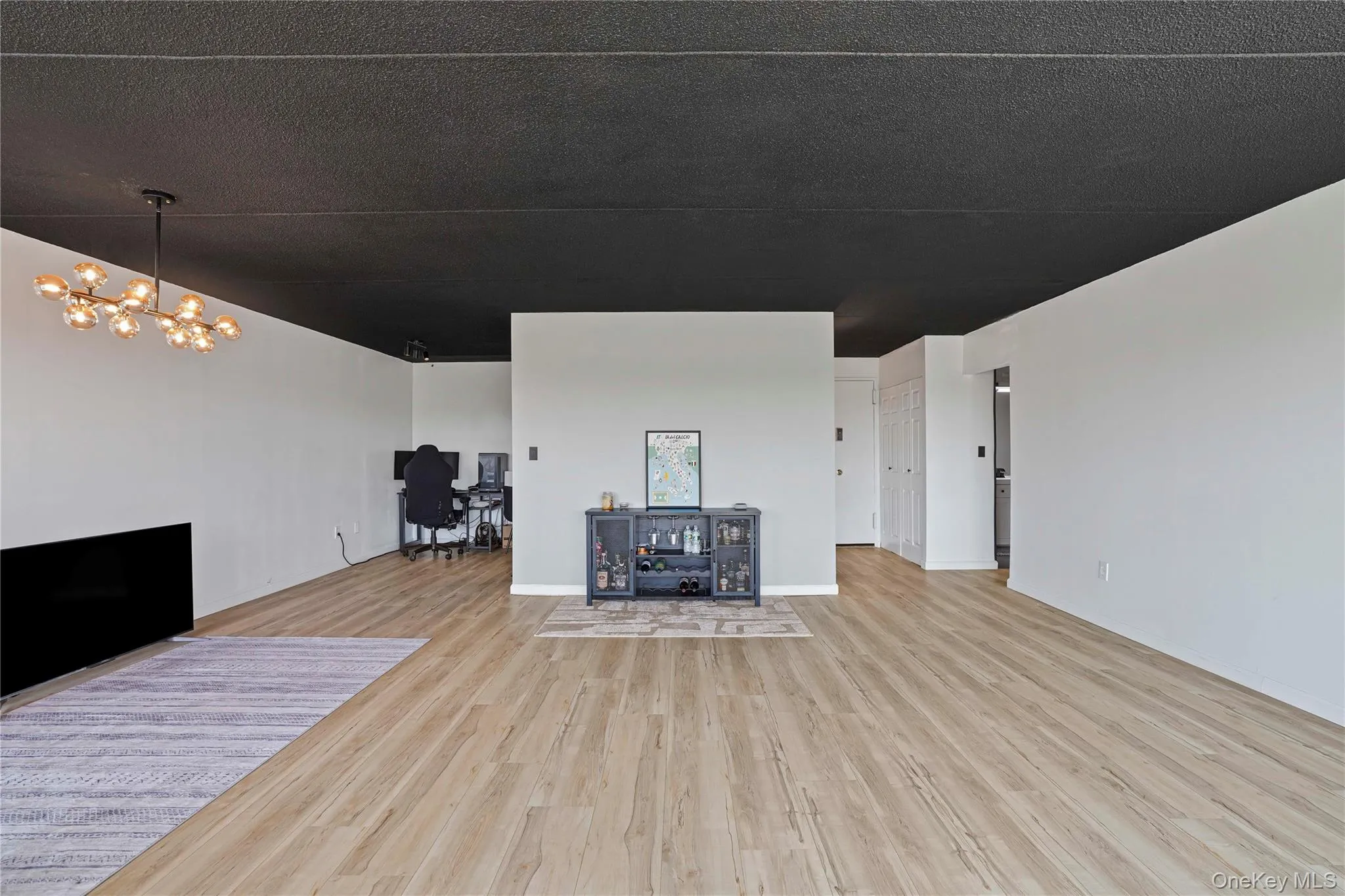 Just waiting for your furniture. Noticed the pretty floors. Just waiting for your furniture. Noticed the pretty floors.