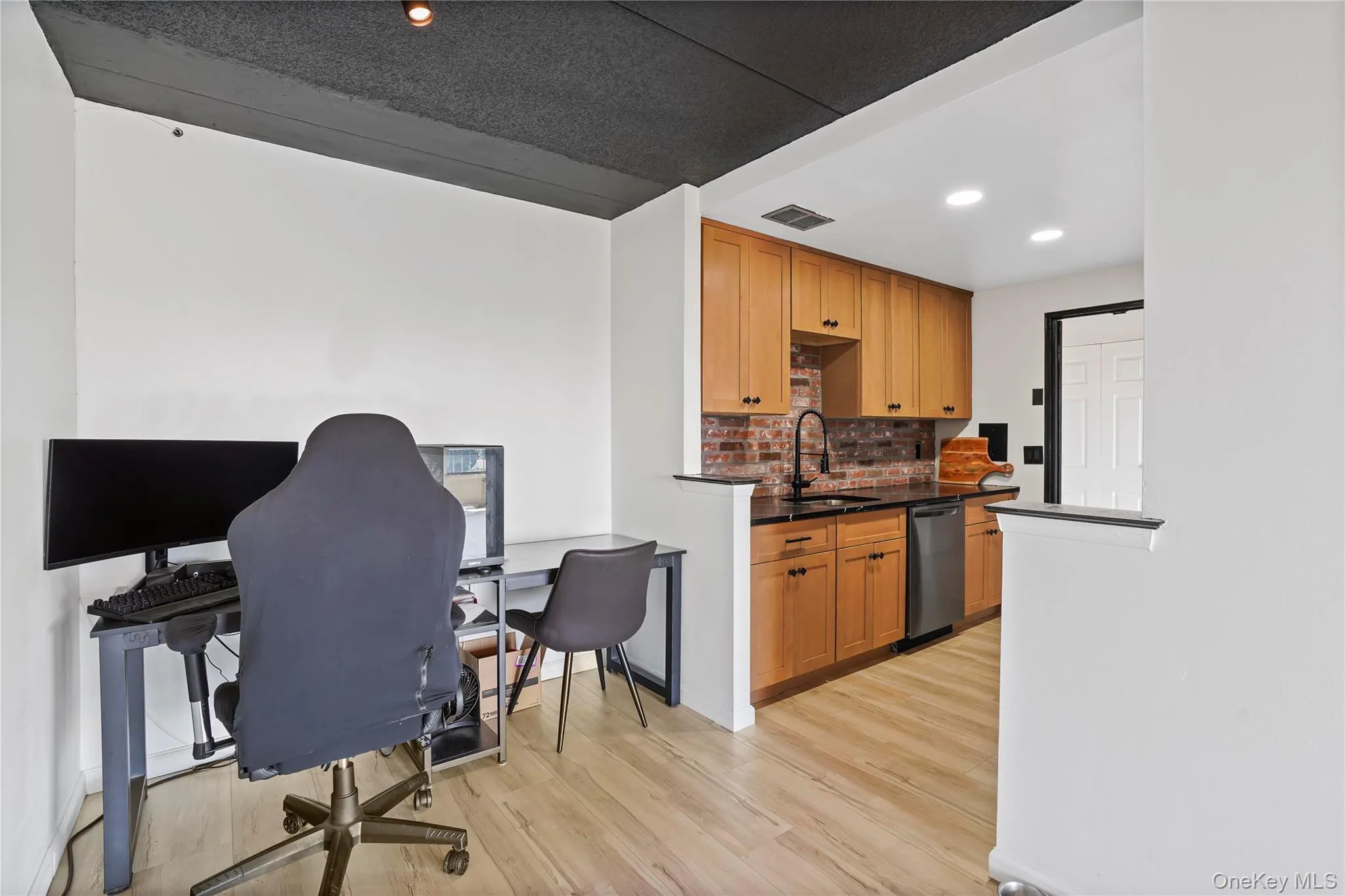 500 High Point Drive, Greenburgh, NY, 1 Bedroom Bedrooms, 4 Rooms Rooms,1 BathroomBathrooms,Residential,For Rent,High Point,0,1047920 500 High Point Drive, Greenburgh, NY, 1 Bedroom Bedrooms, 4 Rooms Rooms,1 BathroomBathrooms,Residential,For Rent,High Point,0,1047920