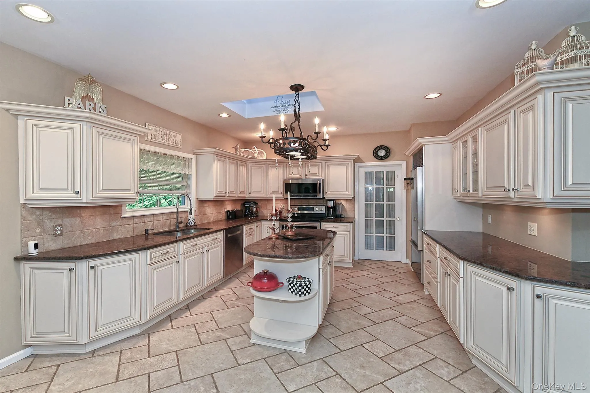 7 Ona Avenue, Huntington, NY, 4 Bedrooms Bedrooms, 9 Rooms Rooms,2 BathroomsBathrooms,Residential,For Rent,Ona,0,1047921 7 Ona Avenue, Huntington, NY, 4 Bedrooms Bedrooms, 9 Rooms Rooms,2 BathroomsBathrooms,Residential,For Rent,Ona,0,1047921