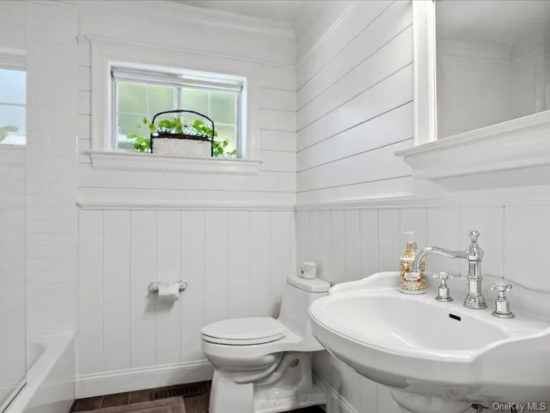 5 Deerland Drive, Southampton, NY, 4 Bedrooms Bedrooms, 9 Rooms Rooms,3 BathroomsBathrooms,Residential,For Rent,Deerland,0,1047922 5 Deerland Drive, Southampton, NY, 4 Bedrooms Bedrooms, 9 Rooms Rooms,3 BathroomsBathrooms,Residential,For Rent,Deerland,0,1047922