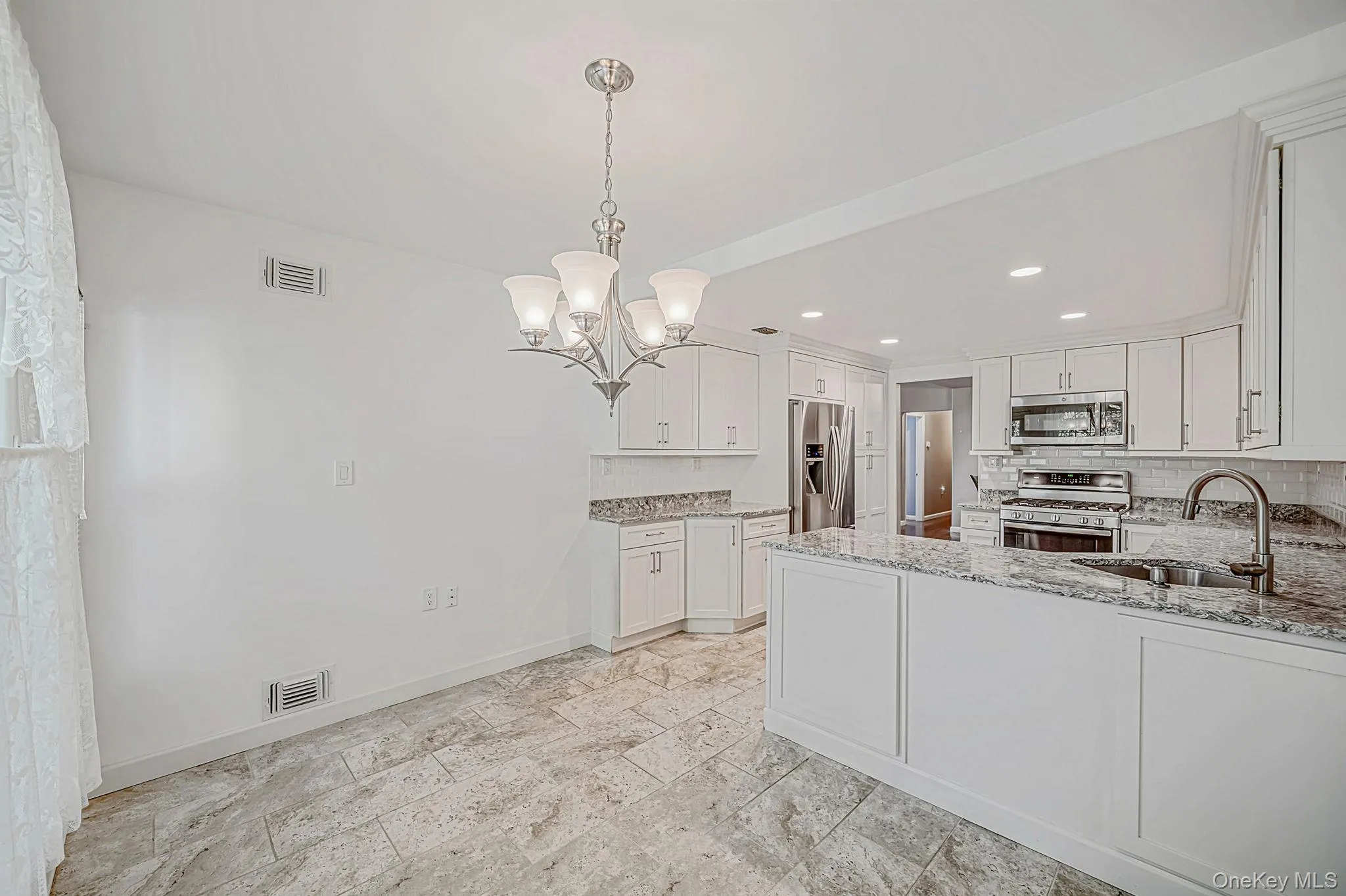 20 Wainscott Court, Brookhaven, NY, 2 Bedrooms Bedrooms, 7 Rooms Rooms,2 BathroomsBathrooms,Residential,For Rent,Wainscott,0,1047923 20 Wainscott Court, Brookhaven, NY, 2 Bedrooms Bedrooms, 7 Rooms Rooms,2 BathroomsBathrooms,Residential,For Rent,Wainscott,0,1047923