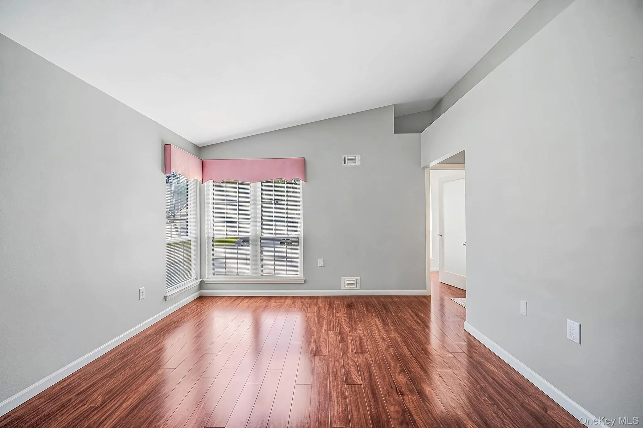 20 Wainscott Court, Brookhaven, NY, 2 Bedrooms Bedrooms, 7 Rooms Rooms,2 BathroomsBathrooms,Residential,For Rent,Wainscott,0,1047923 20 Wainscott Court, Brookhaven, NY, 2 Bedrooms Bedrooms, 7 Rooms Rooms,2 BathroomsBathrooms,Residential,For Rent,Wainscott,0,1047923
