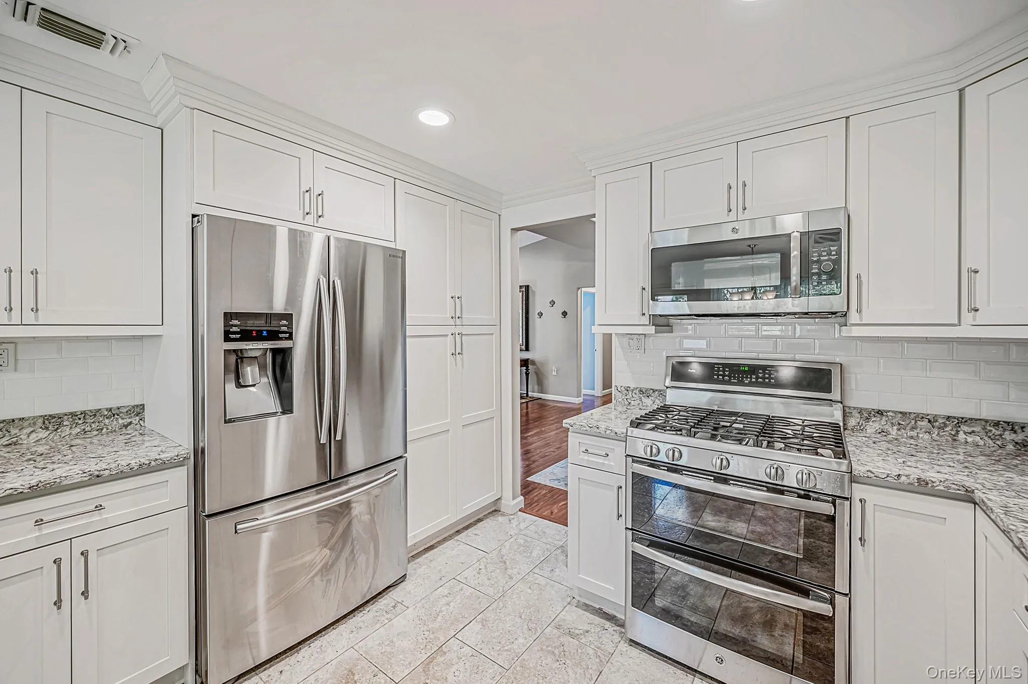 20 Wainscott Court, Brookhaven, NY, 2 Bedrooms Bedrooms, 7 Rooms Rooms,2 BathroomsBathrooms,Residential,For Rent,Wainscott,0,1047923 20 Wainscott Court, Brookhaven, NY, 2 Bedrooms Bedrooms, 7 Rooms Rooms,2 BathroomsBathrooms,Residential,For Rent,Wainscott,0,1047923