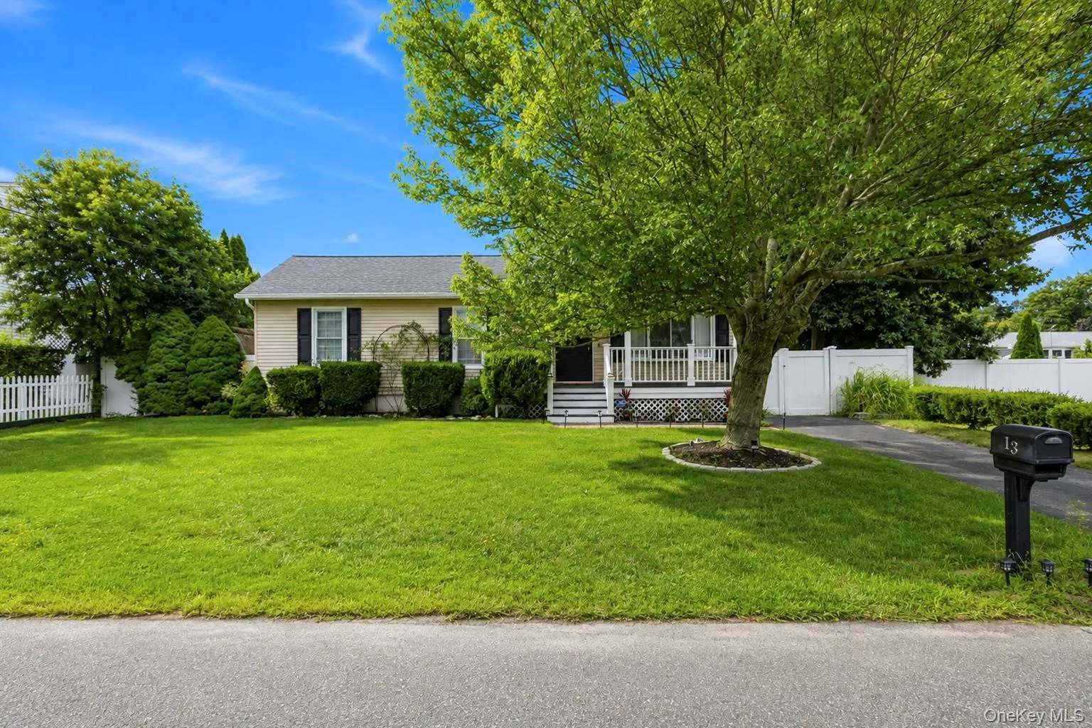 13 Adobe Drive, Brookhaven, NY, 3 Bedrooms Bedrooms, 5 Rooms Rooms,2 BathroomsBathrooms,Residential,For Rent,Adobe,0,1047931 13 Adobe Drive, Brookhaven, NY, 3 Bedrooms Bedrooms, 5 Rooms Rooms,2 BathroomsBathrooms,Residential,For Rent,Adobe,0,1047931