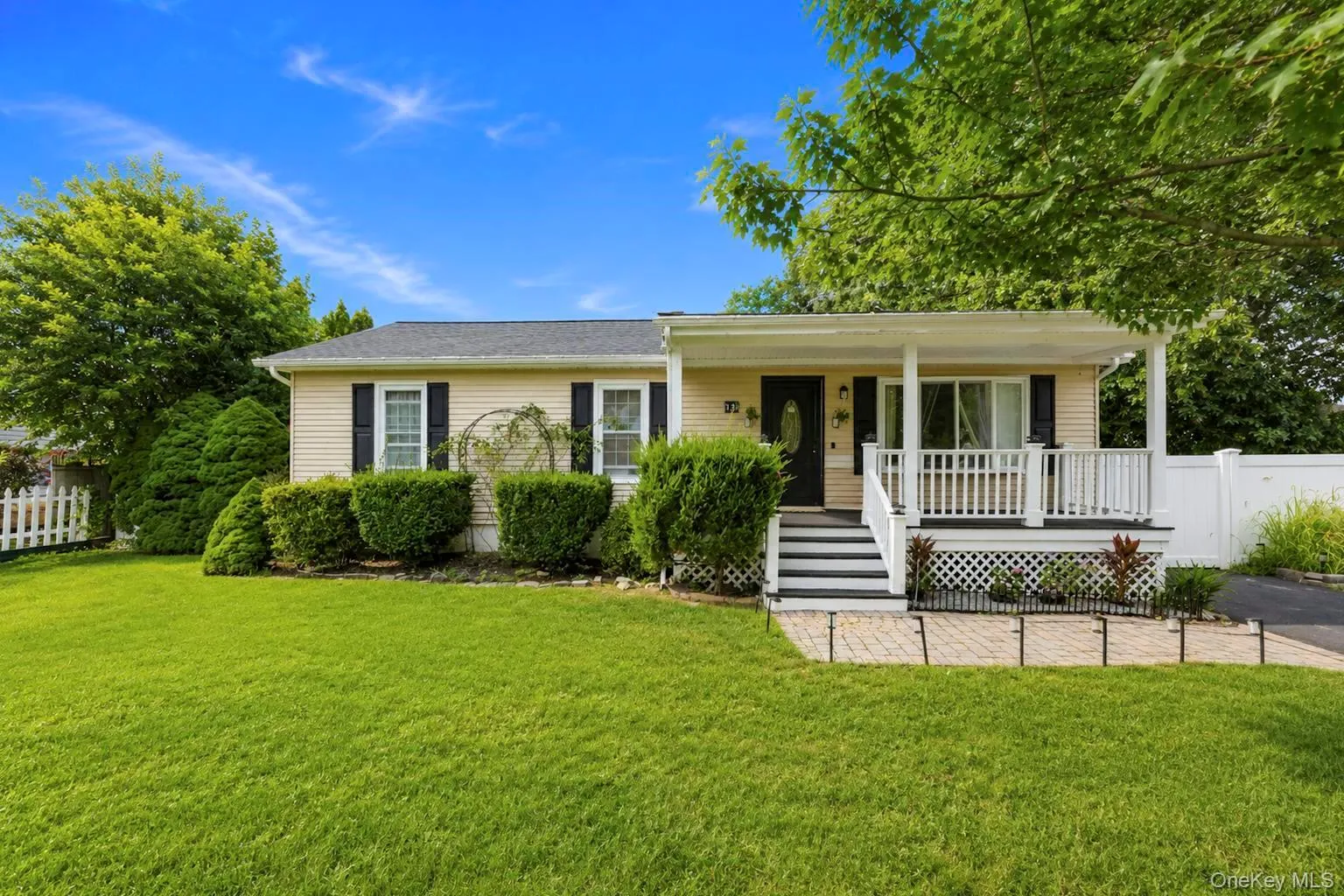 13 Adobe Drive, Brookhaven, NY, 3 Bedrooms Bedrooms, 5 Rooms Rooms,2 BathroomsBathrooms,Residential,For Rent,Adobe,0,1047931 13 Adobe Drive, Brookhaven, NY, 3 Bedrooms Bedrooms, 5 Rooms Rooms,2 BathroomsBathrooms,Residential,For Rent,Adobe,0,1047931