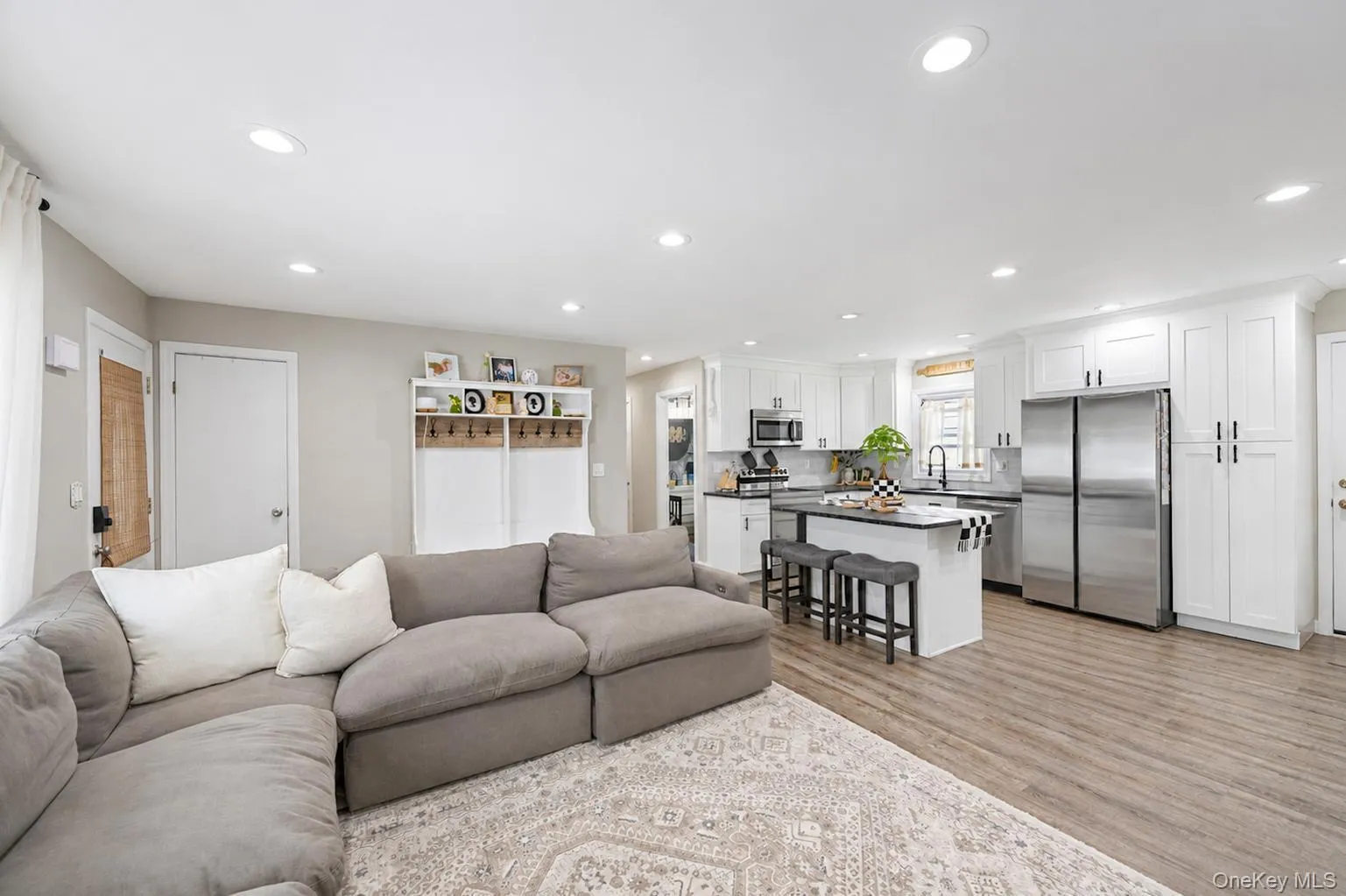 13 Adobe Drive, Brookhaven, NY, 3 Bedrooms Bedrooms, 5 Rooms Rooms,2 BathroomsBathrooms,Residential,For Rent,Adobe,0,1047931 13 Adobe Drive, Brookhaven, NY, 3 Bedrooms Bedrooms, 5 Rooms Rooms,2 BathroomsBathrooms,Residential,For Rent,Adobe,0,1047931