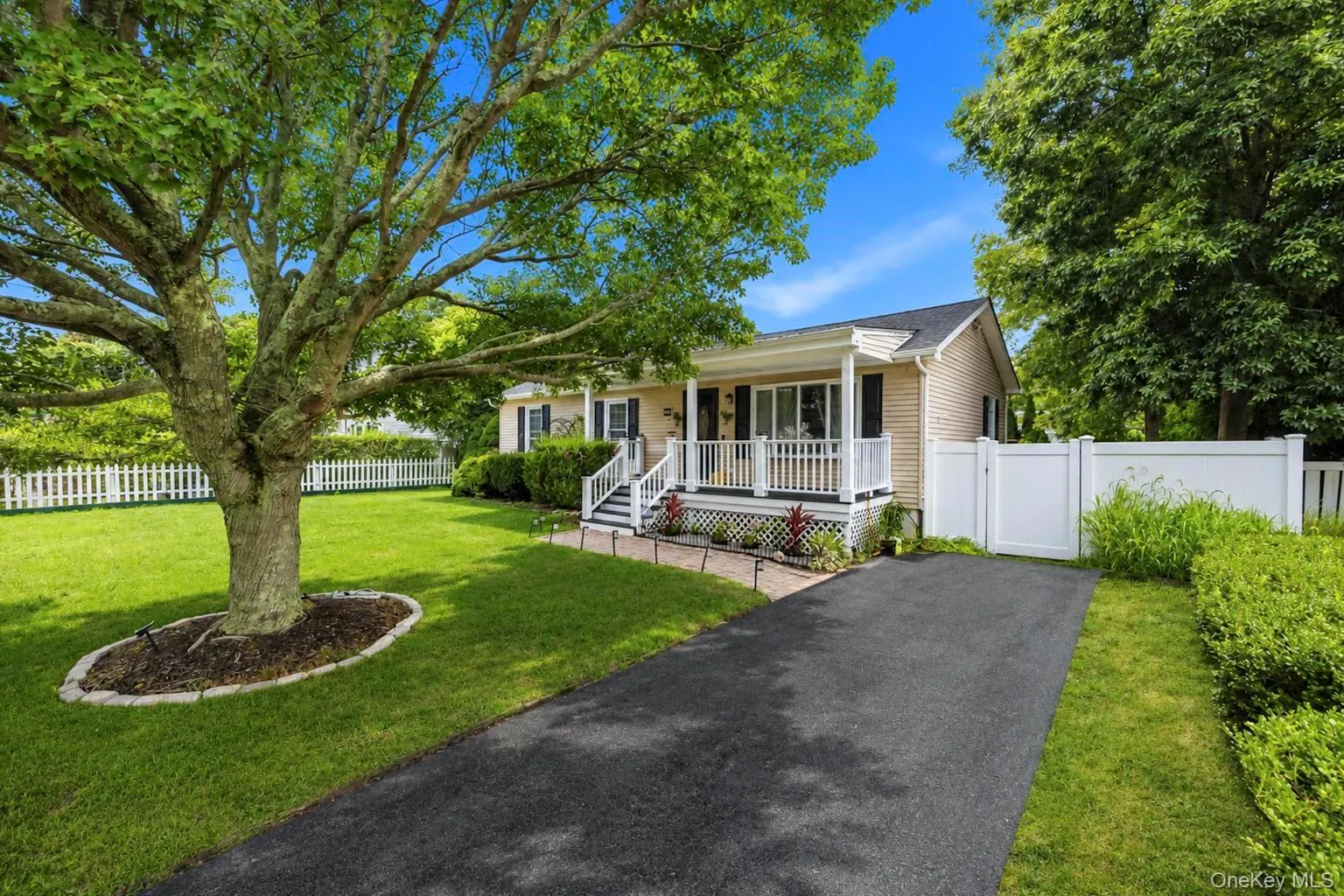 13 Adobe Drive, Brookhaven, NY, 3 Bedrooms Bedrooms, 5 Rooms Rooms,2 BathroomsBathrooms,Residential,For Rent,Adobe,0,1047931 13 Adobe Drive, Brookhaven, NY, 3 Bedrooms Bedrooms, 5 Rooms Rooms,2 BathroomsBathrooms,Residential,For Rent,Adobe,0,1047931