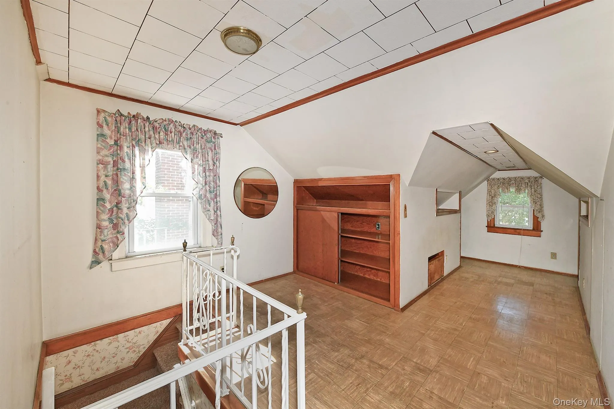12 Hull Avenue, North Hempstead, NY, 5 Bedrooms Bedrooms, 7 Rooms Rooms,1 BathroomBathrooms,Residential,For Rent,Hull,0,1047936 12 Hull Avenue, North Hempstead, NY, 5 Bedrooms Bedrooms, 7 Rooms Rooms,1 BathroomBathrooms,Residential,For Rent,Hull,0,1047936