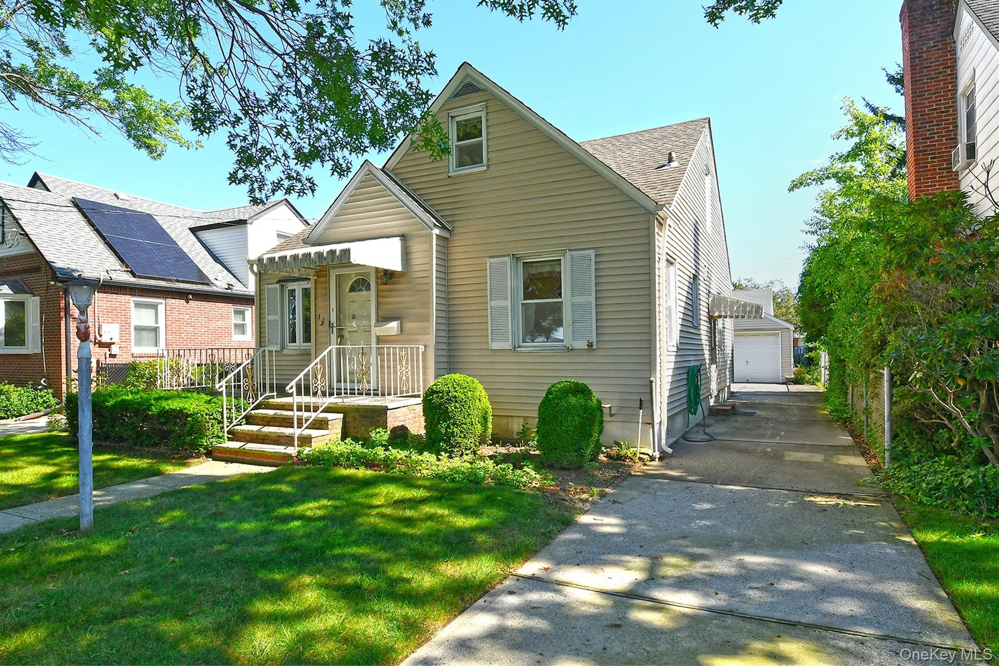12 Hull Avenue, North Hempstead, NY, 5 Bedrooms Bedrooms, 7 Rooms Rooms,1 BathroomBathrooms,Residential,For Rent,Hull,0,1047936 12 Hull Avenue, North Hempstead, NY, 5 Bedrooms Bedrooms, 7 Rooms Rooms,1 BathroomBathrooms,Residential,For Rent,Hull,0,1047936