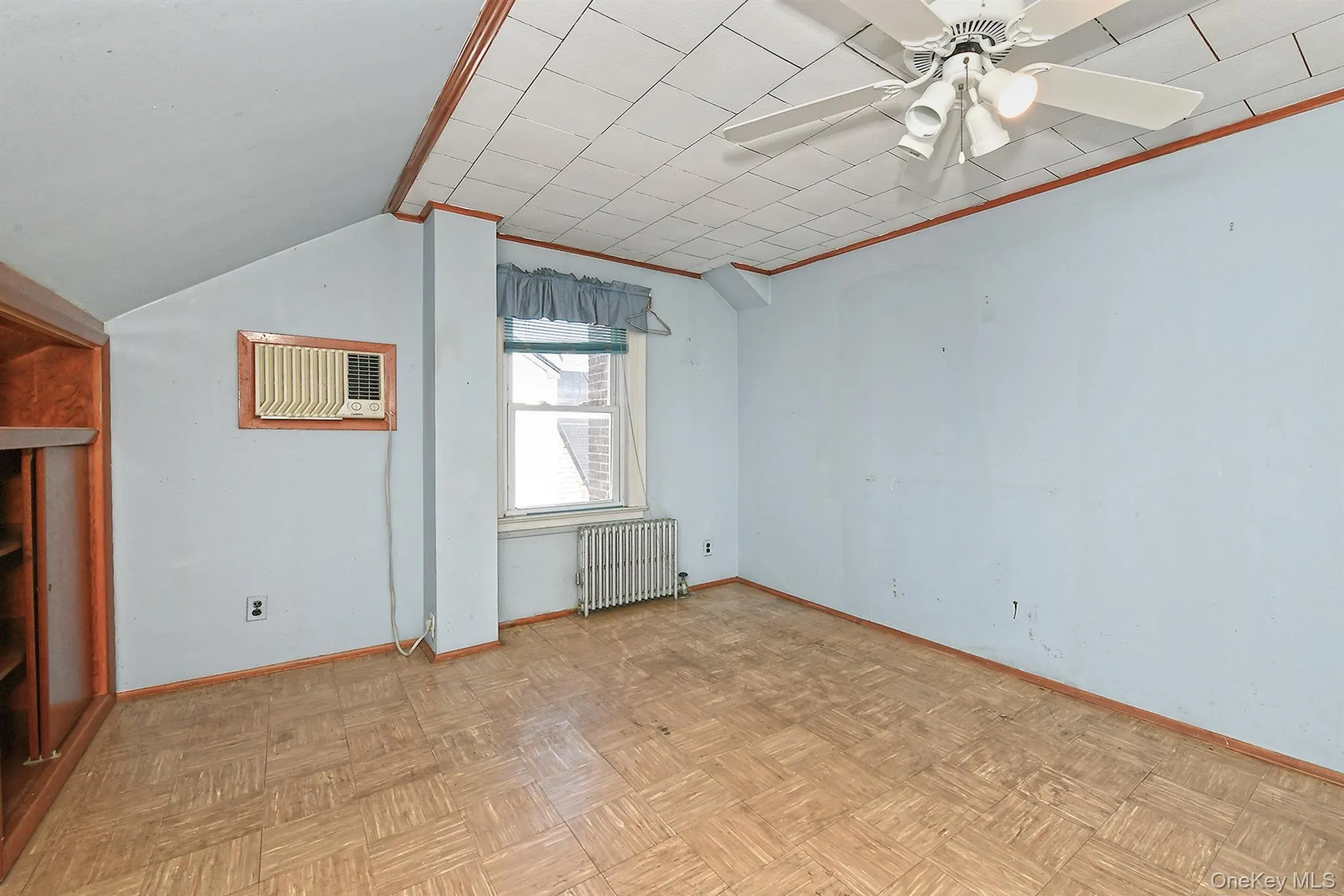 12 Hull Avenue, North Hempstead, NY, 5 Bedrooms Bedrooms, 7 Rooms Rooms,1 BathroomBathrooms,Residential,For Rent,Hull,0,1047936 12 Hull Avenue, North Hempstead, NY, 5 Bedrooms Bedrooms, 7 Rooms Rooms,1 BathroomBathrooms,Residential,For Rent,Hull,0,1047936