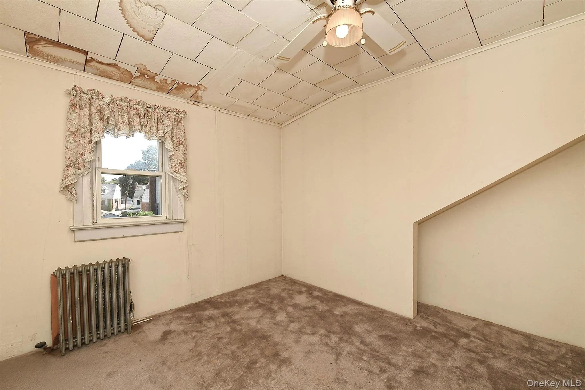 12 Hull Avenue, North Hempstead, NY, 5 Bedrooms Bedrooms, 7 Rooms Rooms,1 BathroomBathrooms,Residential,For Rent,Hull,0,1047936 12 Hull Avenue, North Hempstead, NY, 5 Bedrooms Bedrooms, 7 Rooms Rooms,1 BathroomBathrooms,Residential,For Rent,Hull,0,1047936