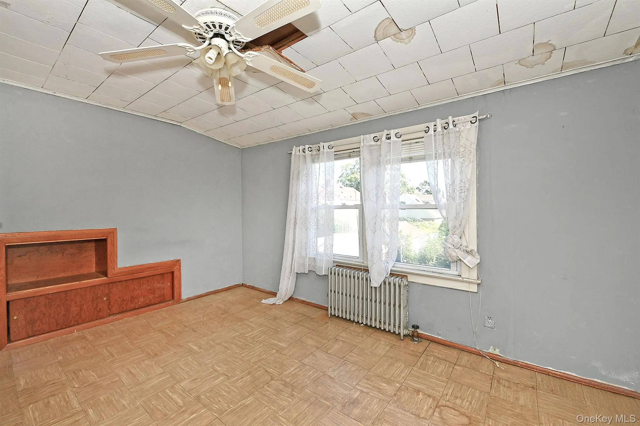12 Hull Avenue, North Hempstead, NY, 5 Bedrooms Bedrooms, 7 Rooms Rooms,1 BathroomBathrooms,Residential,For Rent,Hull,0,1047936 12 Hull Avenue, North Hempstead, NY, 5 Bedrooms Bedrooms, 7 Rooms Rooms,1 BathroomBathrooms,Residential,For Rent,Hull,0,1047936