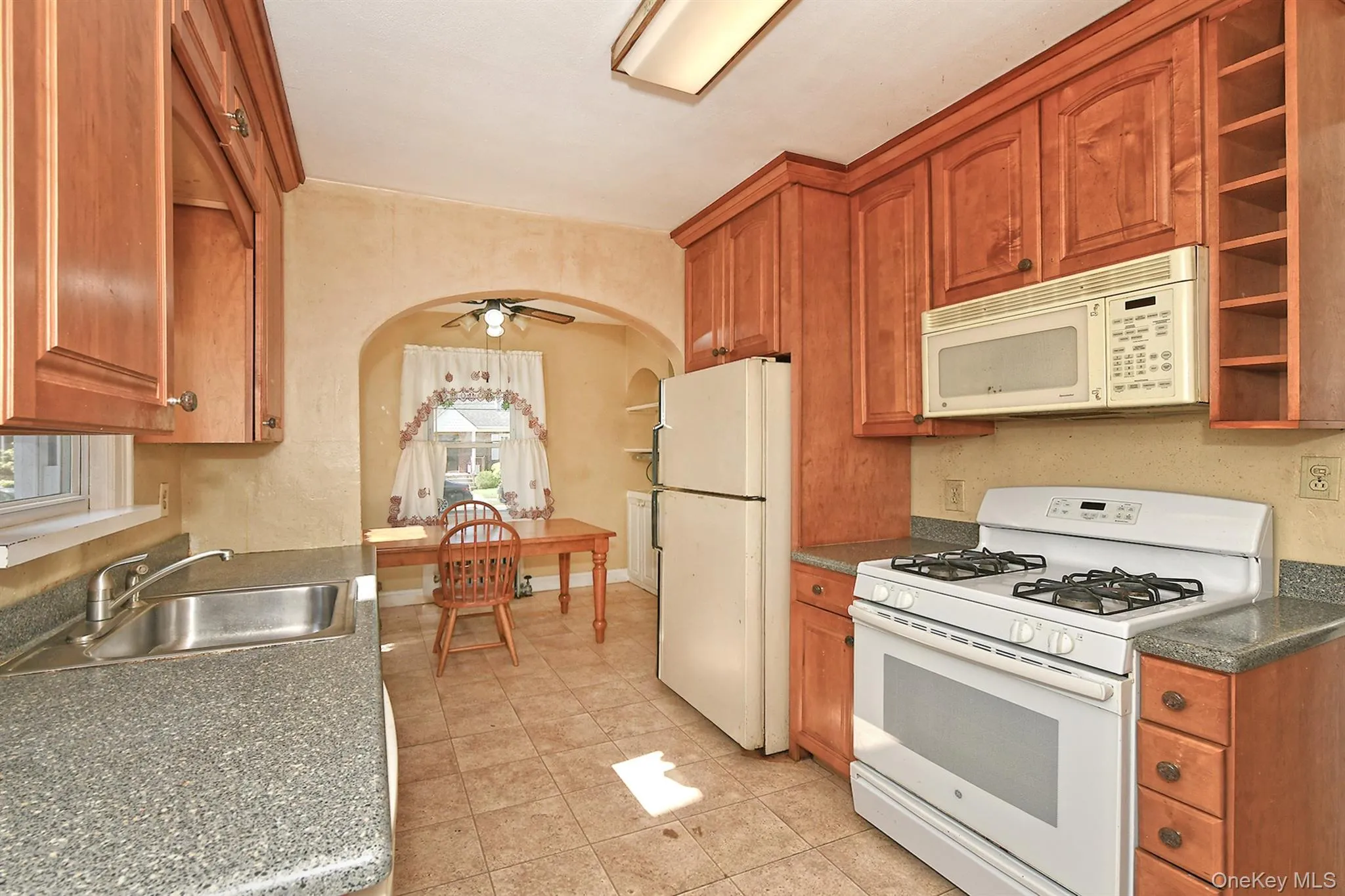 12 Hull Avenue, North Hempstead, NY, 5 Bedrooms Bedrooms, 7 Rooms Rooms,1 BathroomBathrooms,Residential,For Rent,Hull,0,1047936 12 Hull Avenue, North Hempstead, NY, 5 Bedrooms Bedrooms, 7 Rooms Rooms,1 BathroomBathrooms,Residential,For Rent,Hull,0,1047936