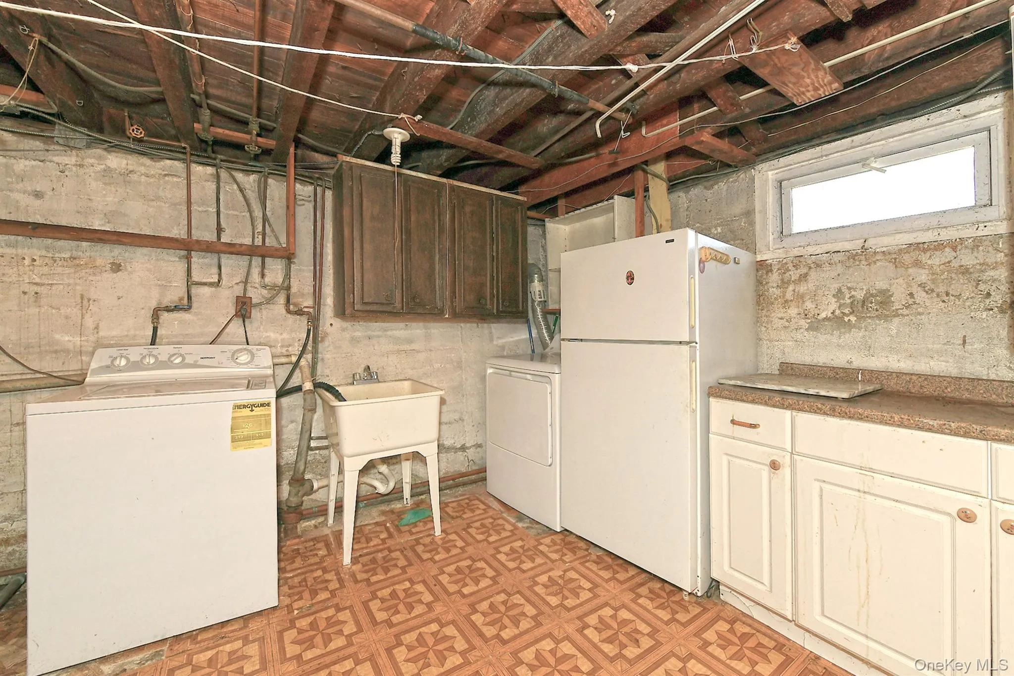 12 Hull Avenue, North Hempstead, NY, 5 Bedrooms Bedrooms, 7 Rooms Rooms,1 BathroomBathrooms,Residential,For Rent,Hull,0,1047936 12 Hull Avenue, North Hempstead, NY, 5 Bedrooms Bedrooms, 7 Rooms Rooms,1 BathroomBathrooms,Residential,For Rent,Hull,0,1047936