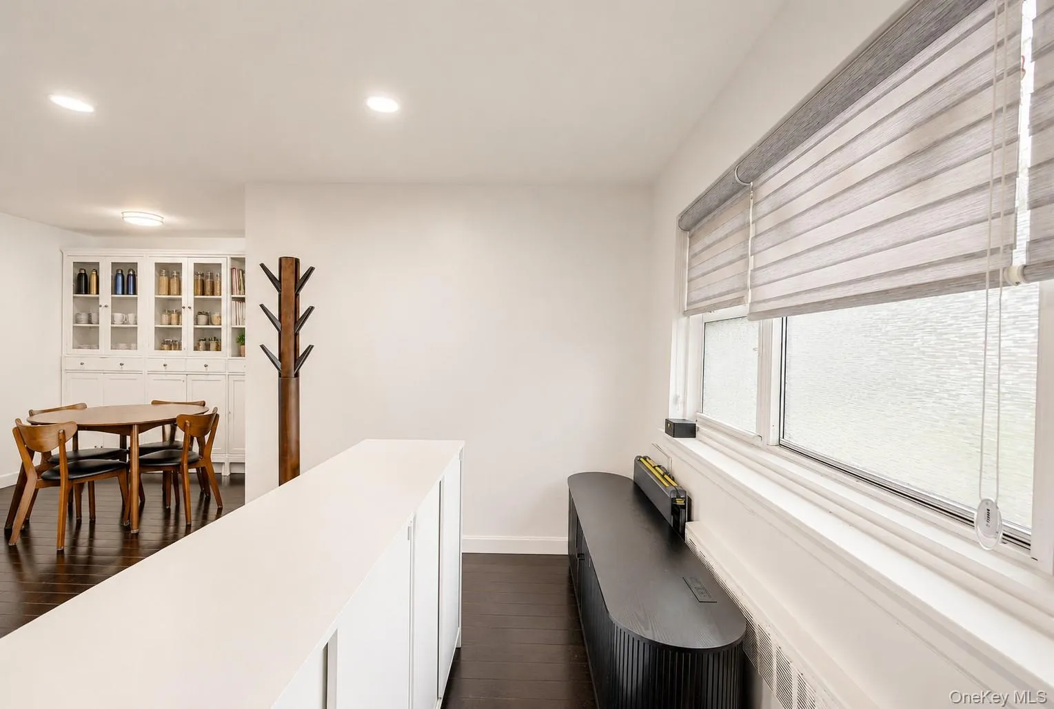67-28 152nd Street, New York, NY, 2 Bedrooms Bedrooms, 4 Rooms Rooms,1 BathroomBathrooms,Residential,For Rent,152nd,0,1047946 67-28 152nd Street, New York, NY, 2 Bedrooms Bedrooms, 4 Rooms Rooms,1 BathroomBathrooms,Residential,For Rent,152nd,0,1047946