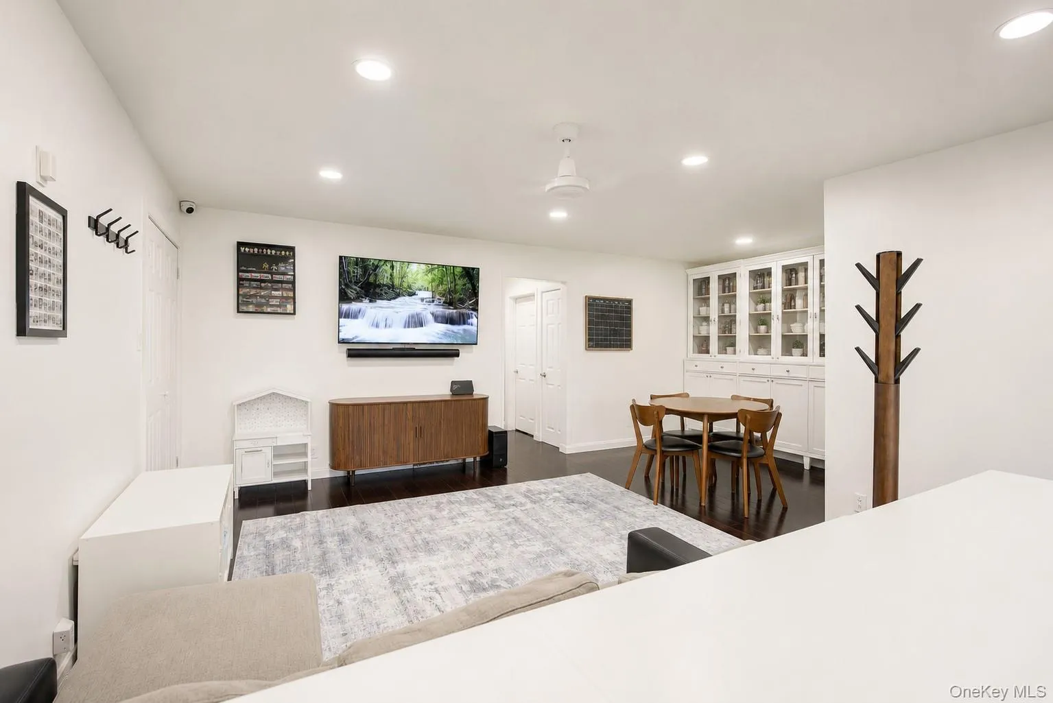 67-28 152nd Street, New York, NY, 2 Bedrooms Bedrooms, 4 Rooms Rooms,1 BathroomBathrooms,Residential,For Rent,152nd,0,1047946 67-28 152nd Street, New York, NY, 2 Bedrooms Bedrooms, 4 Rooms Rooms,1 BathroomBathrooms,Residential,For Rent,152nd,0,1047946
