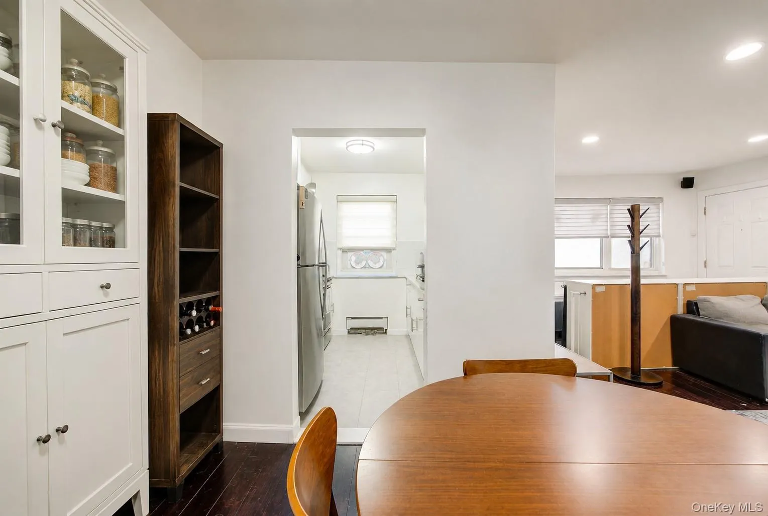 67-28 152nd Street, New York, NY, 2 Bedrooms Bedrooms, 4 Rooms Rooms,1 BathroomBathrooms,Residential,For Rent,152nd,0,1047946 67-28 152nd Street, New York, NY, 2 Bedrooms Bedrooms, 4 Rooms Rooms,1 BathroomBathrooms,Residential,For Rent,152nd,0,1047946