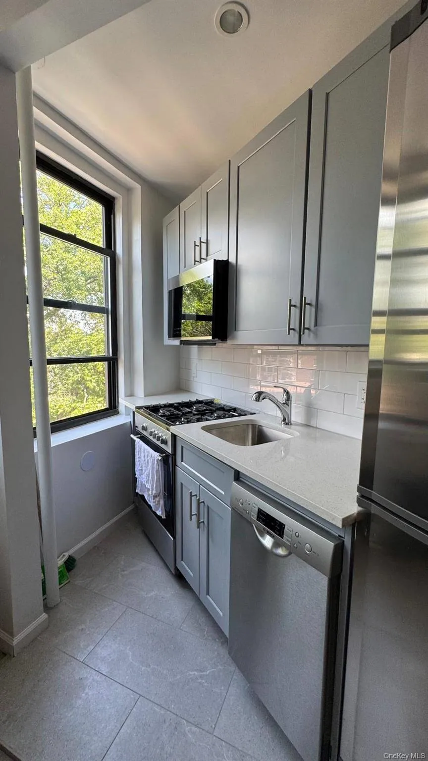 44-14 Newtown Road, New York, NY, 1 Bedroom Bedrooms, 4 Room Rooms,1 BathroomBathrooms,Residential Lease,For Rent,Newtown,0,1047950 44-14 Newtown Road, New York, NY, 1 Bedroom Bedrooms, 4 Room Rooms,1 BathroomBathrooms,Residential Lease,For Rent,Newtown,0,1047950
