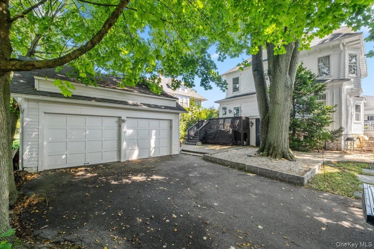 80 Argyll Avenue, New Rochelle, NY, 6 Bedrooms Bedrooms, 10 Rooms Rooms,2 BathroomsBathrooms,Residential,For Rent,Argyll,0,1047951 80 Argyll Avenue, New Rochelle, NY, 6 Bedrooms Bedrooms, 10 Rooms Rooms,2 BathroomsBathrooms,Residential,For Rent,Argyll,0,1047951