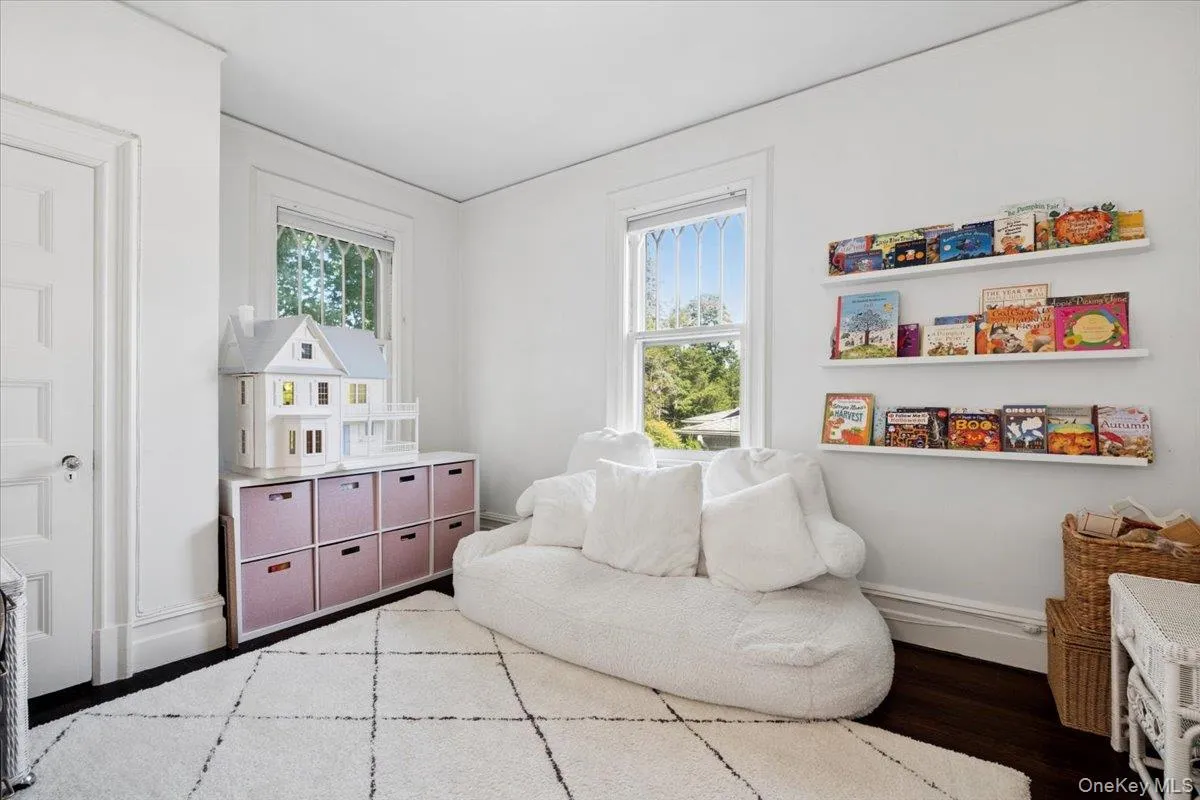 80 Argyll Avenue, New Rochelle, NY, 6 Bedrooms Bedrooms, 10 Rooms Rooms,2 BathroomsBathrooms,Residential,For Rent,Argyll,0,1047951 80 Argyll Avenue, New Rochelle, NY, 6 Bedrooms Bedrooms, 10 Rooms Rooms,2 BathroomsBathrooms,Residential,For Rent,Argyll,0,1047951
