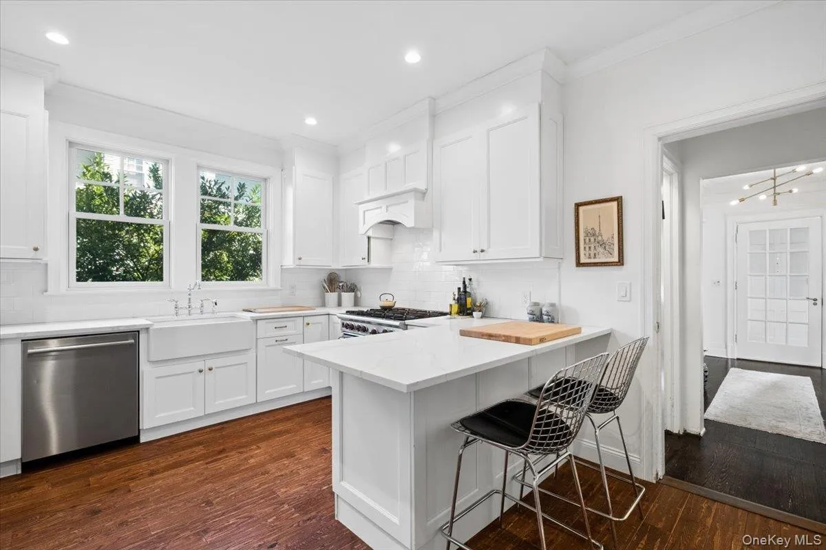 80 Argyll Avenue, New Rochelle, NY, 6 Bedrooms Bedrooms, 10 Rooms Rooms,2 BathroomsBathrooms,Residential,For Rent,Argyll,0,1047951 80 Argyll Avenue, New Rochelle, NY, 6 Bedrooms Bedrooms, 10 Rooms Rooms,2 BathroomsBathrooms,Residential,For Rent,Argyll,0,1047951