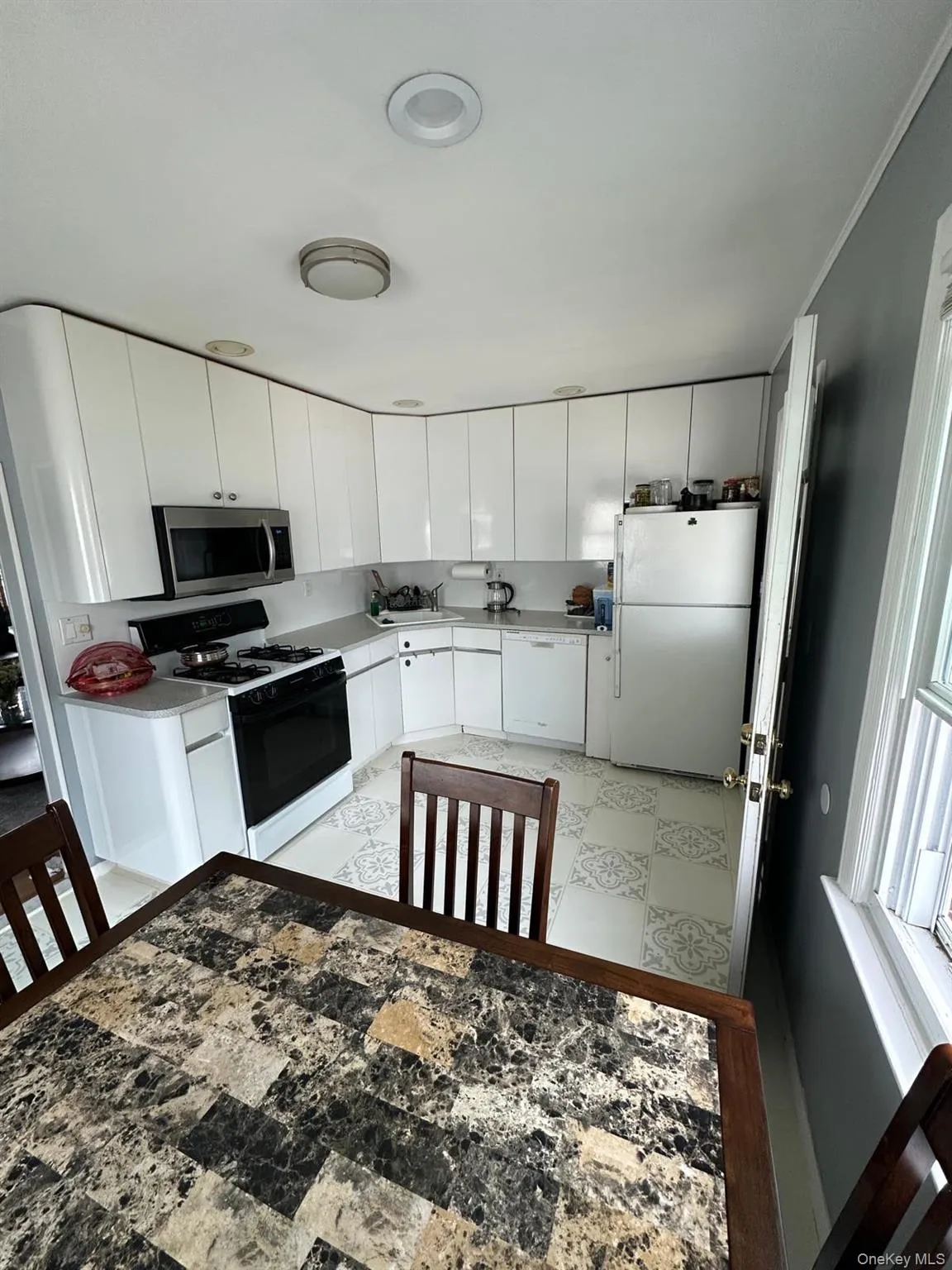32 Terrace Place, Oyster Bay, NY, 4 Bedrooms Bedrooms, 10 Rooms Rooms,3 BathroomsBathrooms,Residential Lease,For Rent,Terrace,0,1047954 32 Terrace Place, Oyster Bay, NY, 4 Bedrooms Bedrooms, 10 Rooms Rooms,3 BathroomsBathrooms,Residential Lease,For Rent,Terrace,0,1047954