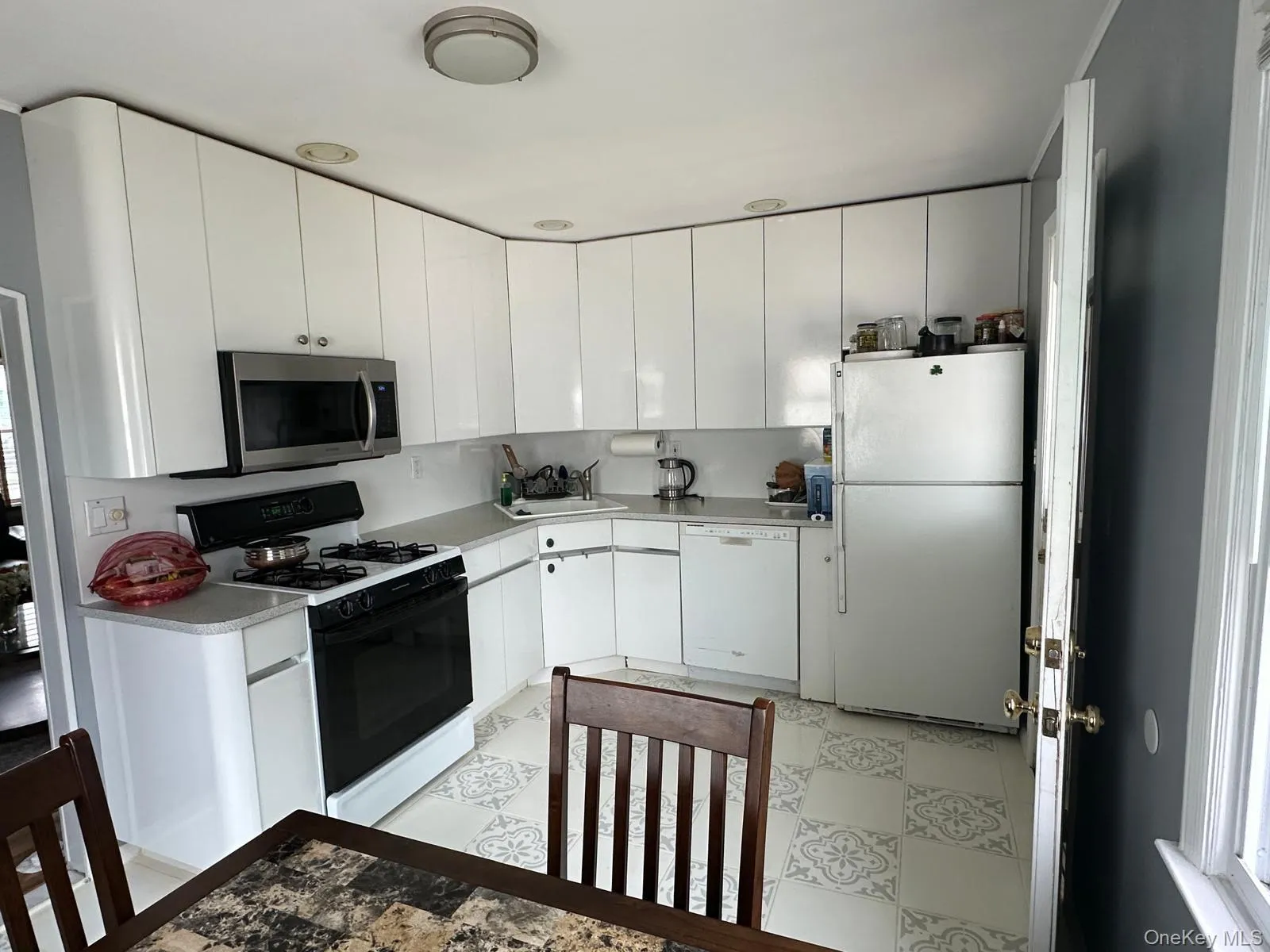 32 Terrace Place, Oyster Bay, NY, 4 Bedrooms Bedrooms, 10 Rooms Rooms,3 BathroomsBathrooms,Residential Lease,For Rent,Terrace,0,1047954 32 Terrace Place, Oyster Bay, NY, 4 Bedrooms Bedrooms, 10 Rooms Rooms,3 BathroomsBathrooms,Residential Lease,For Rent,Terrace,0,1047954