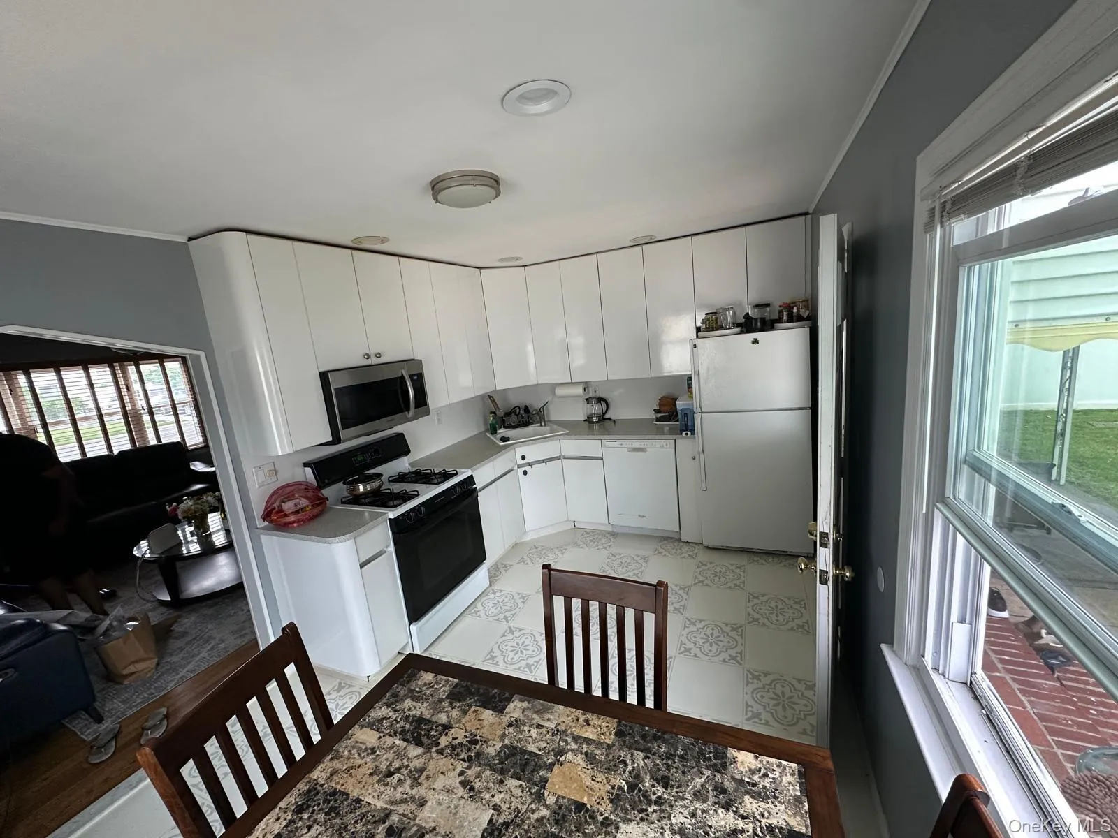 32 Terrace Place, Oyster Bay, NY, 4 Bedrooms Bedrooms, 10 Rooms Rooms,3 BathroomsBathrooms,Residential Lease,For Rent,Terrace,0,1047954 32 Terrace Place, Oyster Bay, NY, 4 Bedrooms Bedrooms, 10 Rooms Rooms,3 BathroomsBathrooms,Residential Lease,For Rent,Terrace,0,1047954