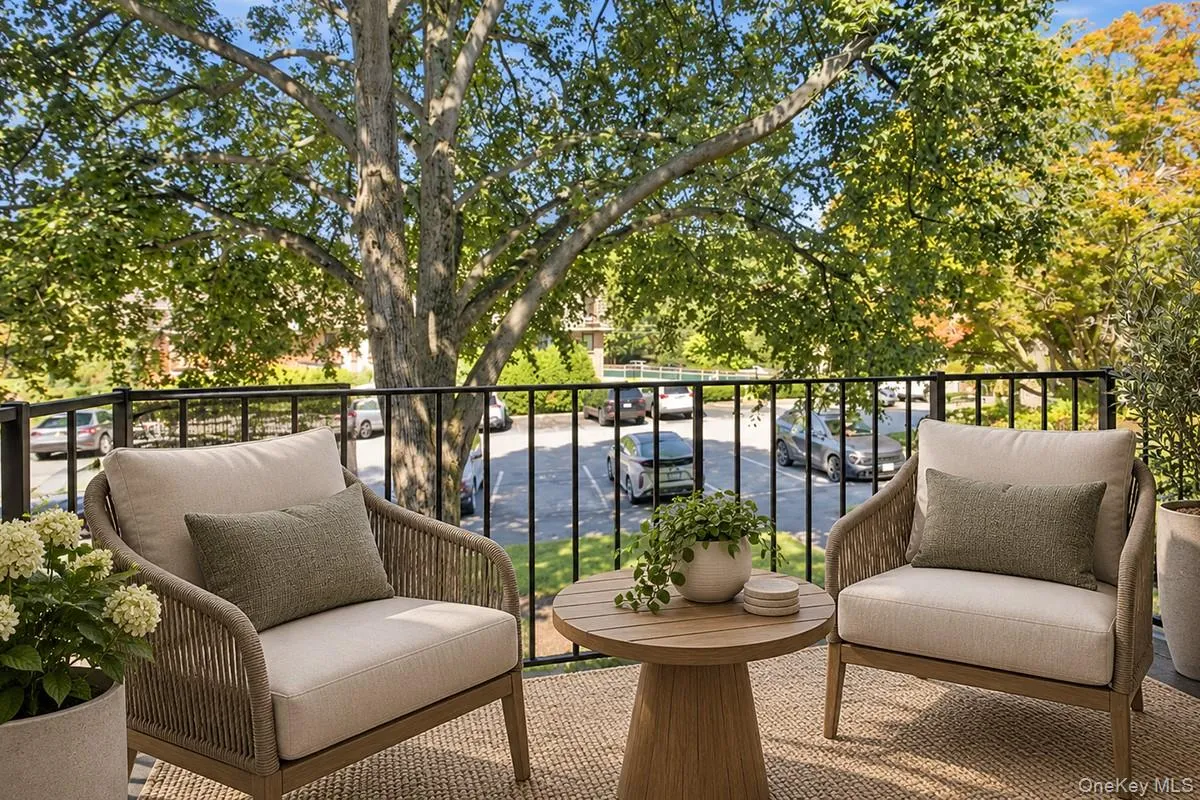 Virtually staged to illustrate potential furniture placement and décor. Virtually staged to illustrate potential furniture placement and décor.