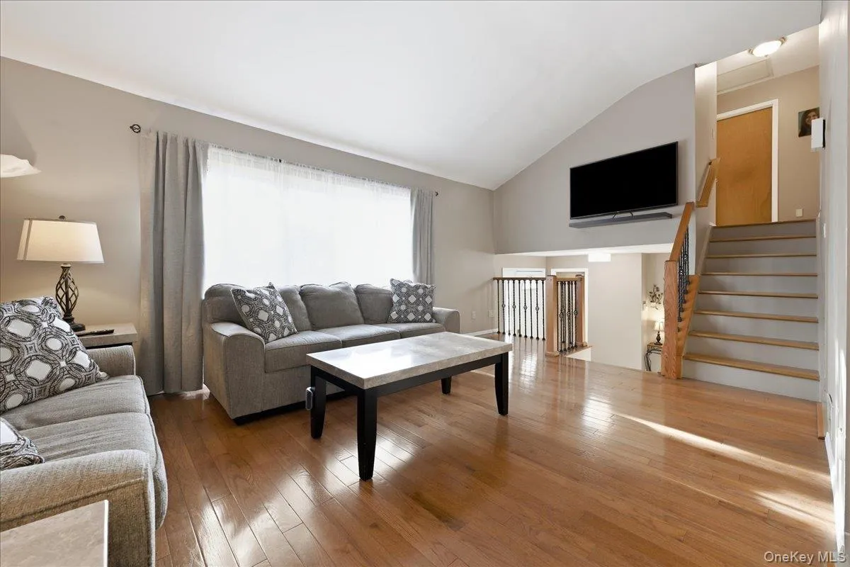 1420 Holiday Park Drive, Hempstead, NY, 4 Bedrooms Bedrooms, 8 Rooms Rooms,2 BathroomsBathrooms,Residential,For Rent,Holiday Park,0,1047968 1420 Holiday Park Drive, Hempstead, NY, 4 Bedrooms Bedrooms, 8 Rooms Rooms,2 BathroomsBathrooms,Residential,For Rent,Holiday Park,0,1047968