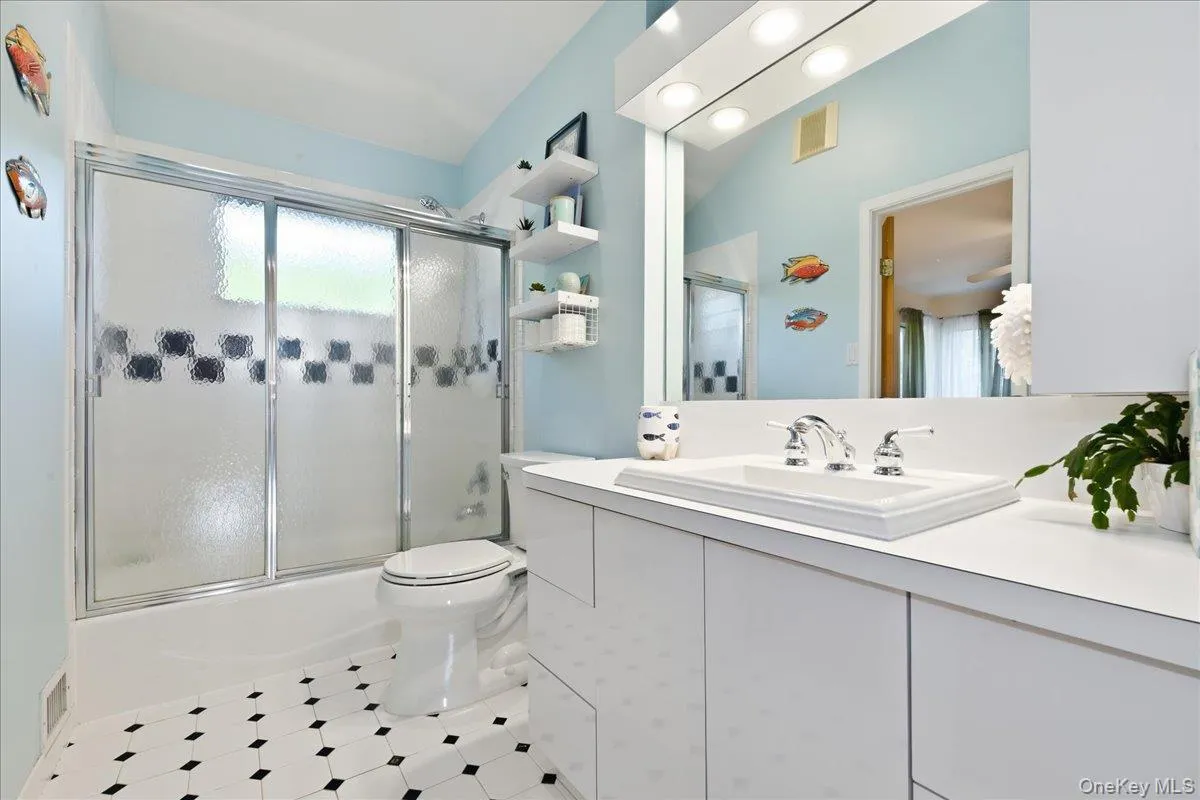 1420 Holiday Park Drive, Hempstead, NY, 4 Bedrooms Bedrooms, 8 Rooms Rooms,2 BathroomsBathrooms,Residential,For Rent,Holiday Park,0,1047968 1420 Holiday Park Drive, Hempstead, NY, 4 Bedrooms Bedrooms, 8 Rooms Rooms,2 BathroomsBathrooms,Residential,For Rent,Holiday Park,0,1047968