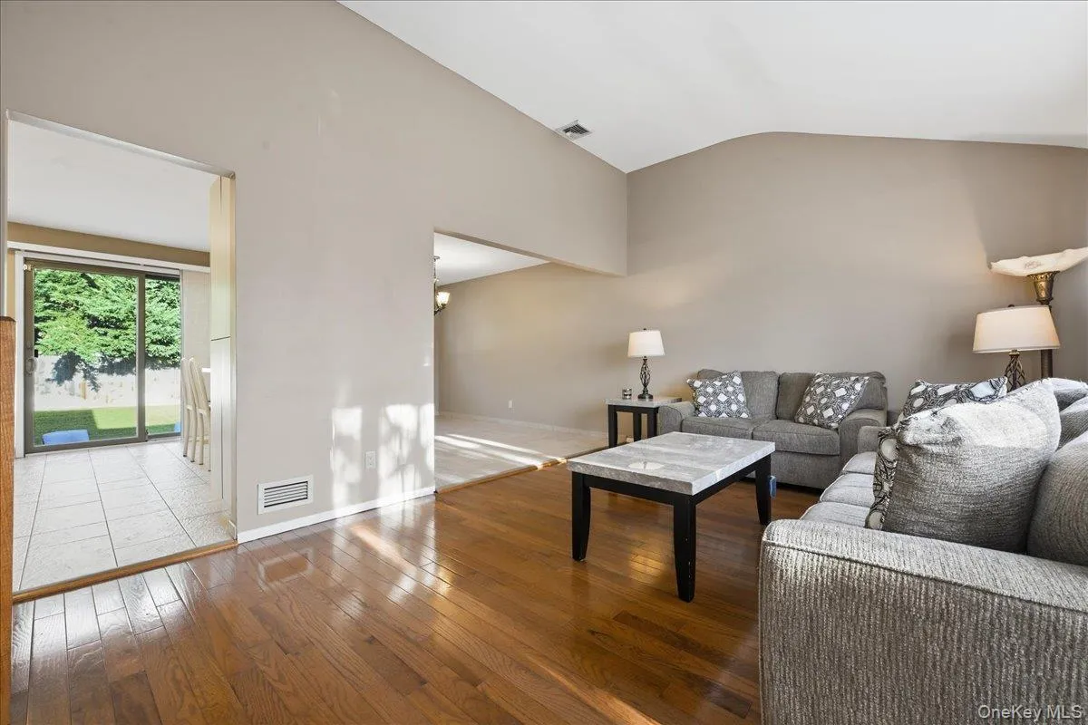 1420 Holiday Park Drive, Hempstead, NY, 4 Bedrooms Bedrooms, 8 Rooms Rooms,2 BathroomsBathrooms,Residential,For Rent,Holiday Park,0,1047968 1420 Holiday Park Drive, Hempstead, NY, 4 Bedrooms Bedrooms, 8 Rooms Rooms,2 BathroomsBathrooms,Residential,For Rent,Holiday Park,0,1047968