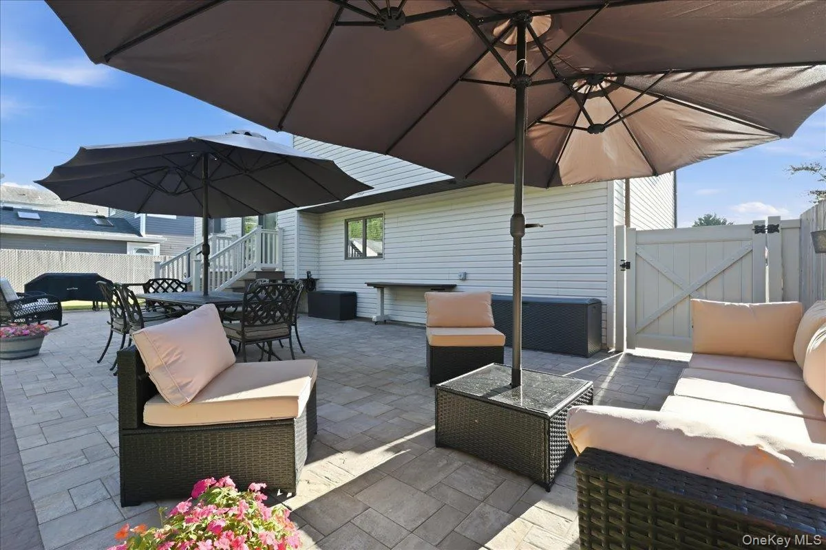 1420 Holiday Park Drive, Hempstead, NY, 4 Bedrooms Bedrooms, 8 Rooms Rooms,2 BathroomsBathrooms,Residential,For Rent,Holiday Park,0,1047968 1420 Holiday Park Drive, Hempstead, NY, 4 Bedrooms Bedrooms, 8 Rooms Rooms,2 BathroomsBathrooms,Residential,For Rent,Holiday Park,0,1047968