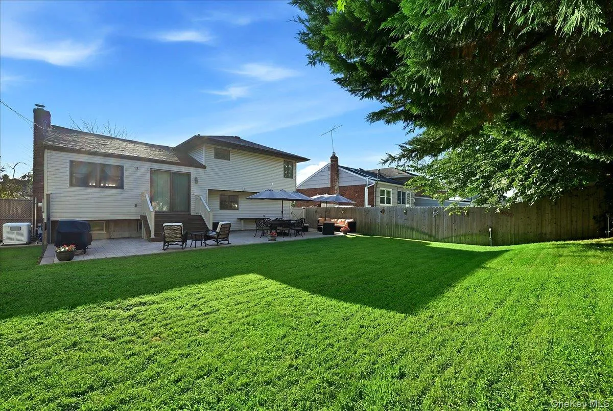 1420 Holiday Park Drive, Hempstead, NY, 4 Bedrooms Bedrooms, 8 Rooms Rooms,2 BathroomsBathrooms,Residential,For Rent,Holiday Park,0,1047968 1420 Holiday Park Drive, Hempstead, NY, 4 Bedrooms Bedrooms, 8 Rooms Rooms,2 BathroomsBathrooms,Residential,For Rent,Holiday Park,0,1047968