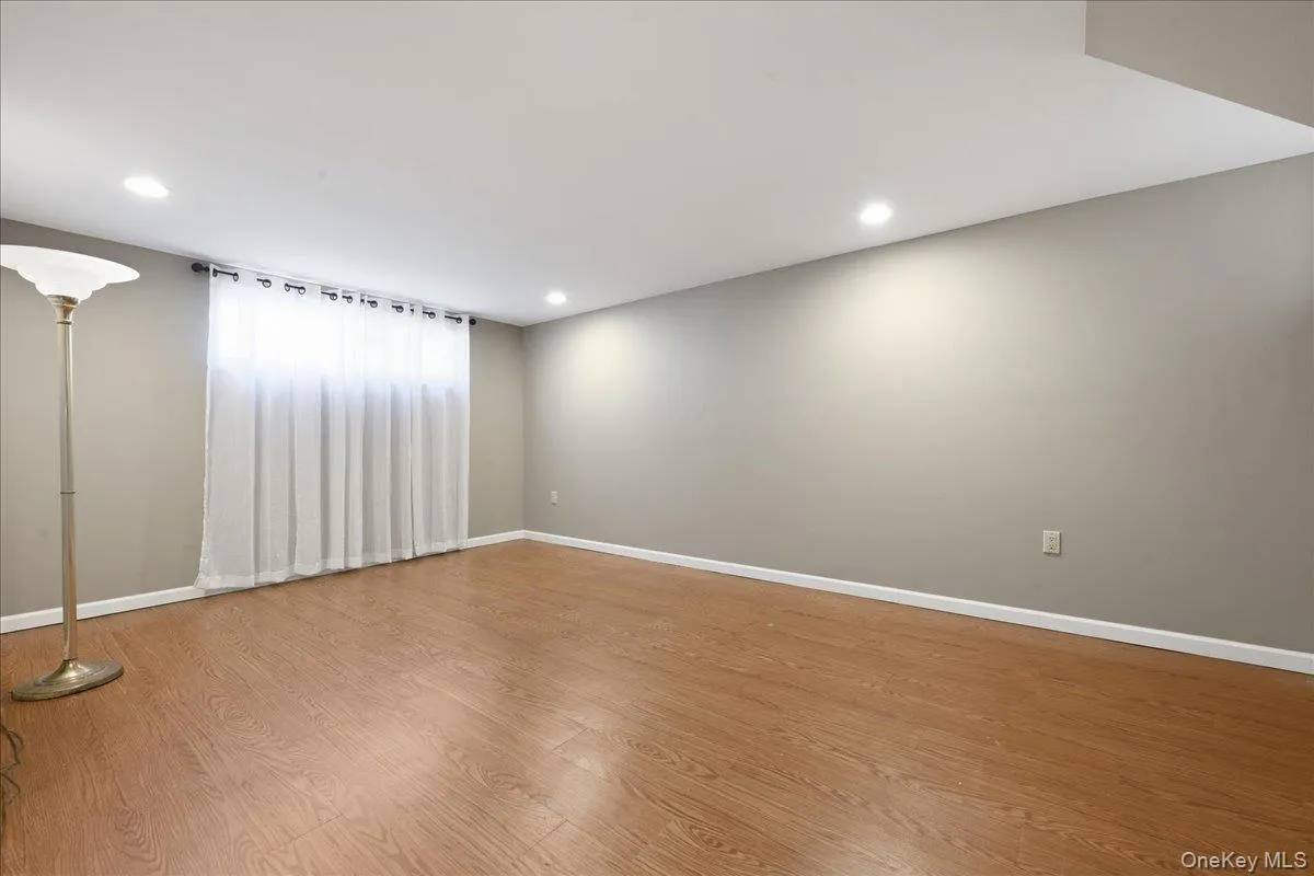 1420 Holiday Park Drive, Hempstead, NY, 4 Bedrooms Bedrooms, 8 Rooms Rooms,2 BathroomsBathrooms,Residential,For Rent,Holiday Park,0,1047968 1420 Holiday Park Drive, Hempstead, NY, 4 Bedrooms Bedrooms, 8 Rooms Rooms,2 BathroomsBathrooms,Residential,For Rent,Holiday Park,0,1047968