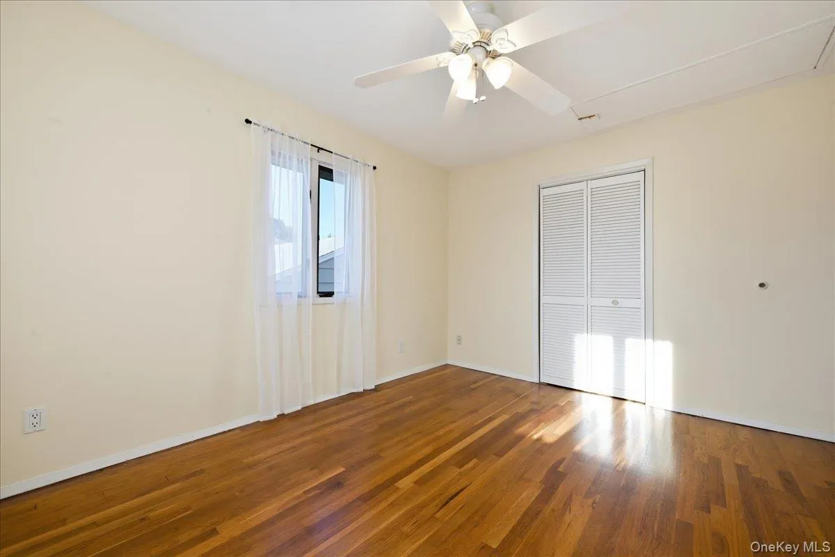 1420 Holiday Park Drive, Hempstead, NY, 4 Bedrooms Bedrooms, 8 Rooms Rooms,2 BathroomsBathrooms,Residential,For Rent,Holiday Park,0,1047968 1420 Holiday Park Drive, Hempstead, NY, 4 Bedrooms Bedrooms, 8 Rooms Rooms,2 BathroomsBathrooms,Residential,For Rent,Holiday Park,0,1047968