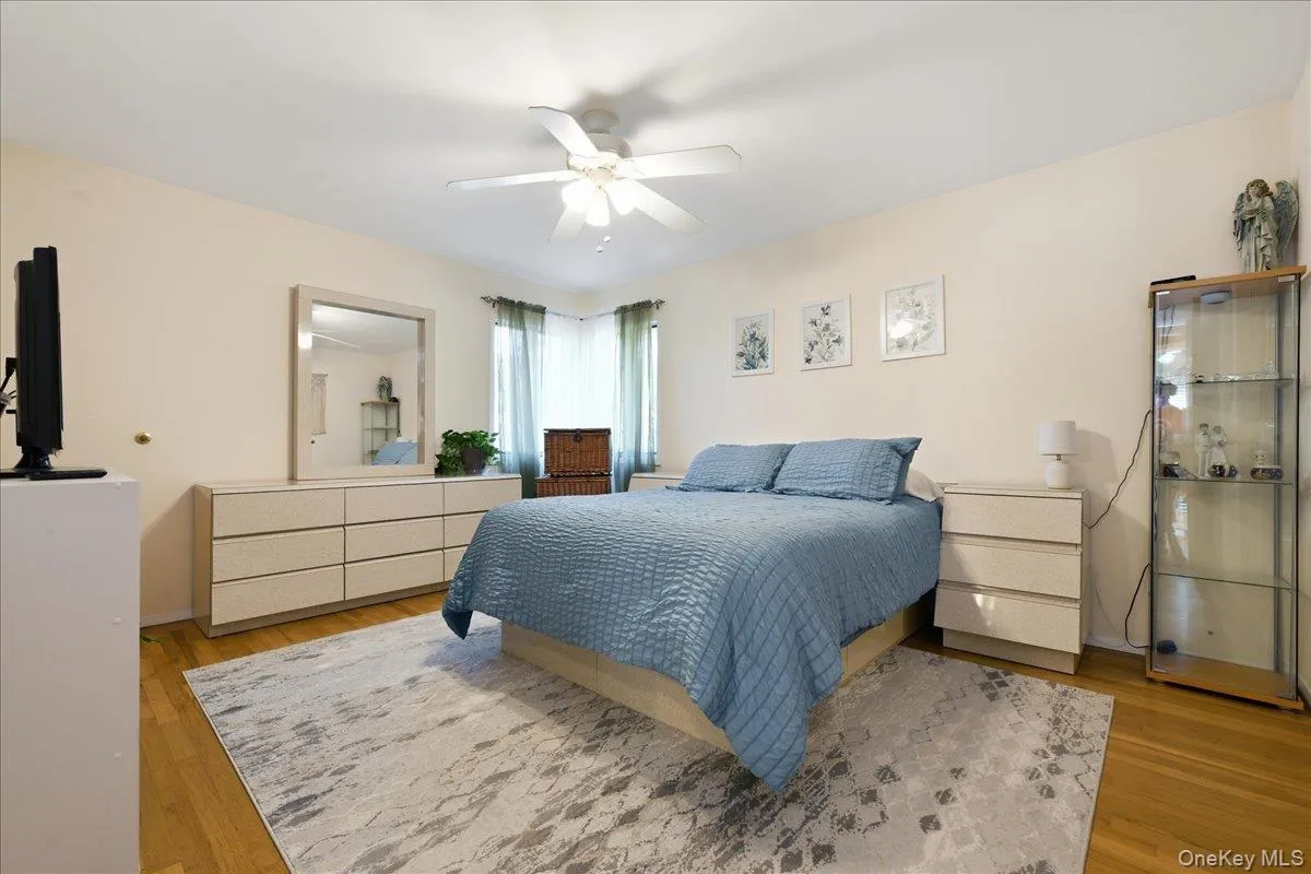 1420 Holiday Park Drive, Hempstead, NY, 4 Bedrooms Bedrooms, 8 Rooms Rooms,2 BathroomsBathrooms,Residential,For Rent,Holiday Park,0,1047968 1420 Holiday Park Drive, Hempstead, NY, 4 Bedrooms Bedrooms, 8 Rooms Rooms,2 BathroomsBathrooms,Residential,For Rent,Holiday Park,0,1047968